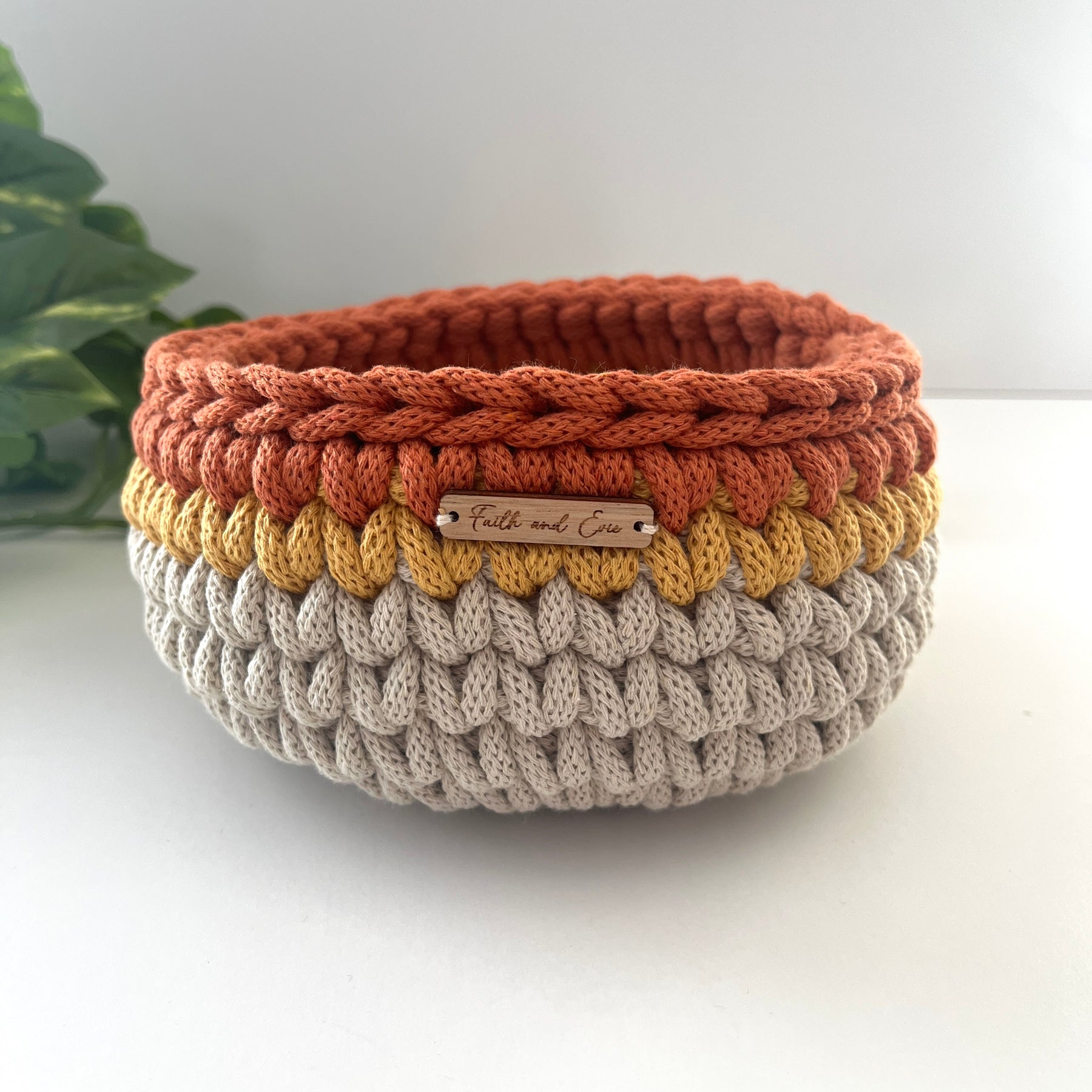 Curved crochet basket