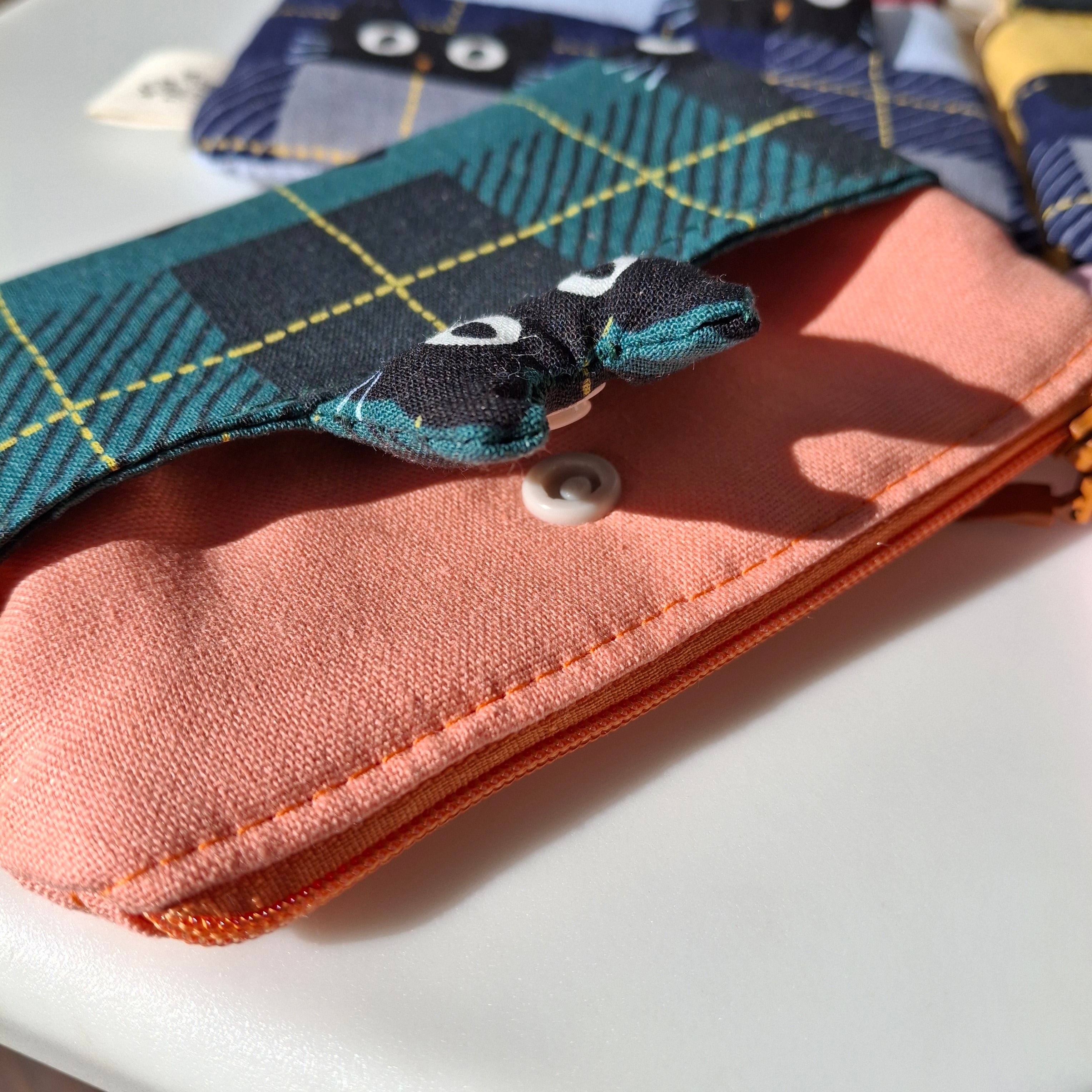 Peekaboo Card Purse