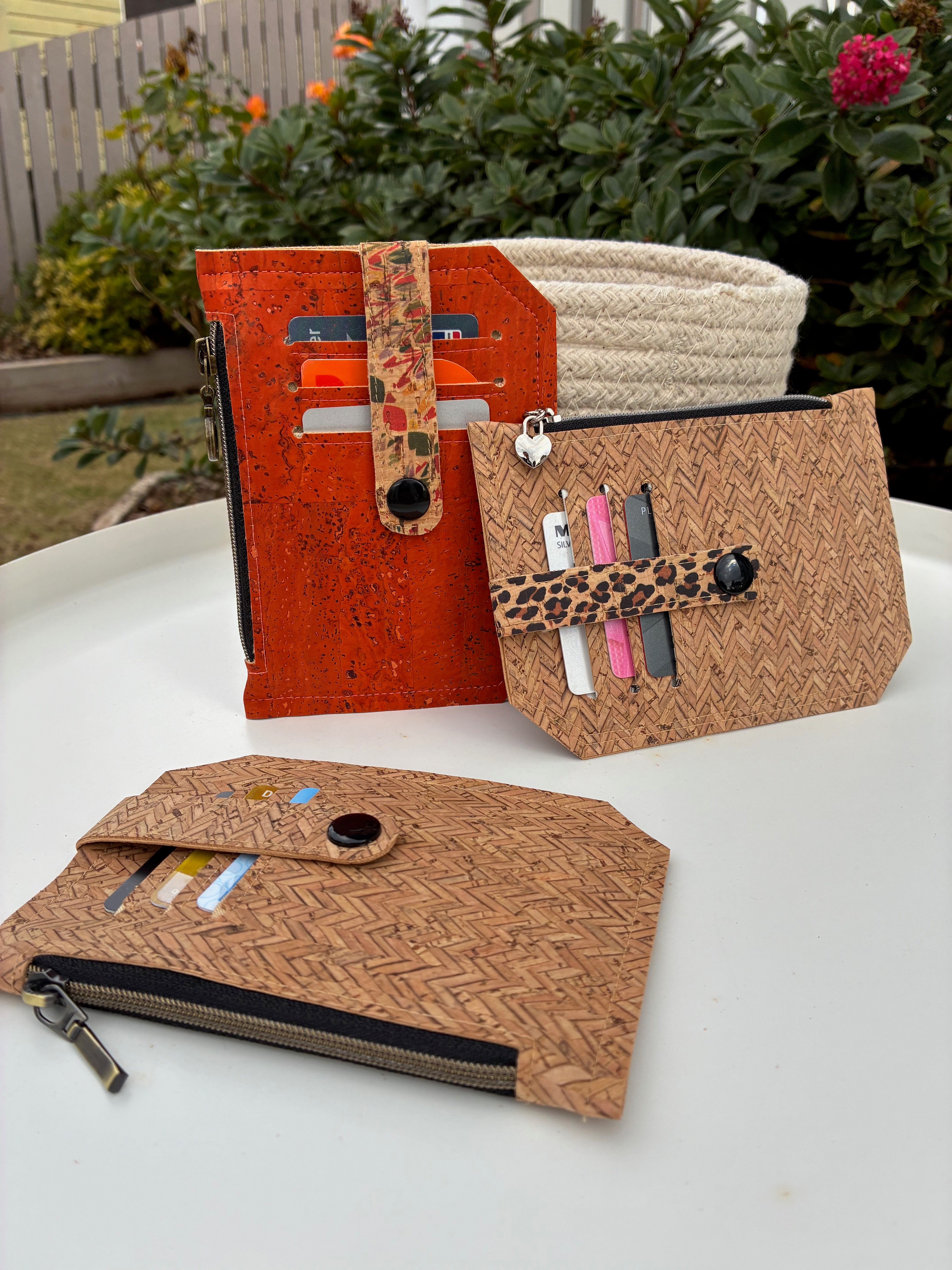 Portuguese Herringbone natural cork with black snap