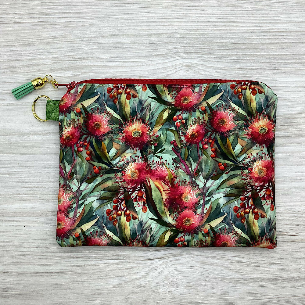 Watercolour wildflowers Zip Pouch (21cm x 16cm) Fully lined, lightly padded