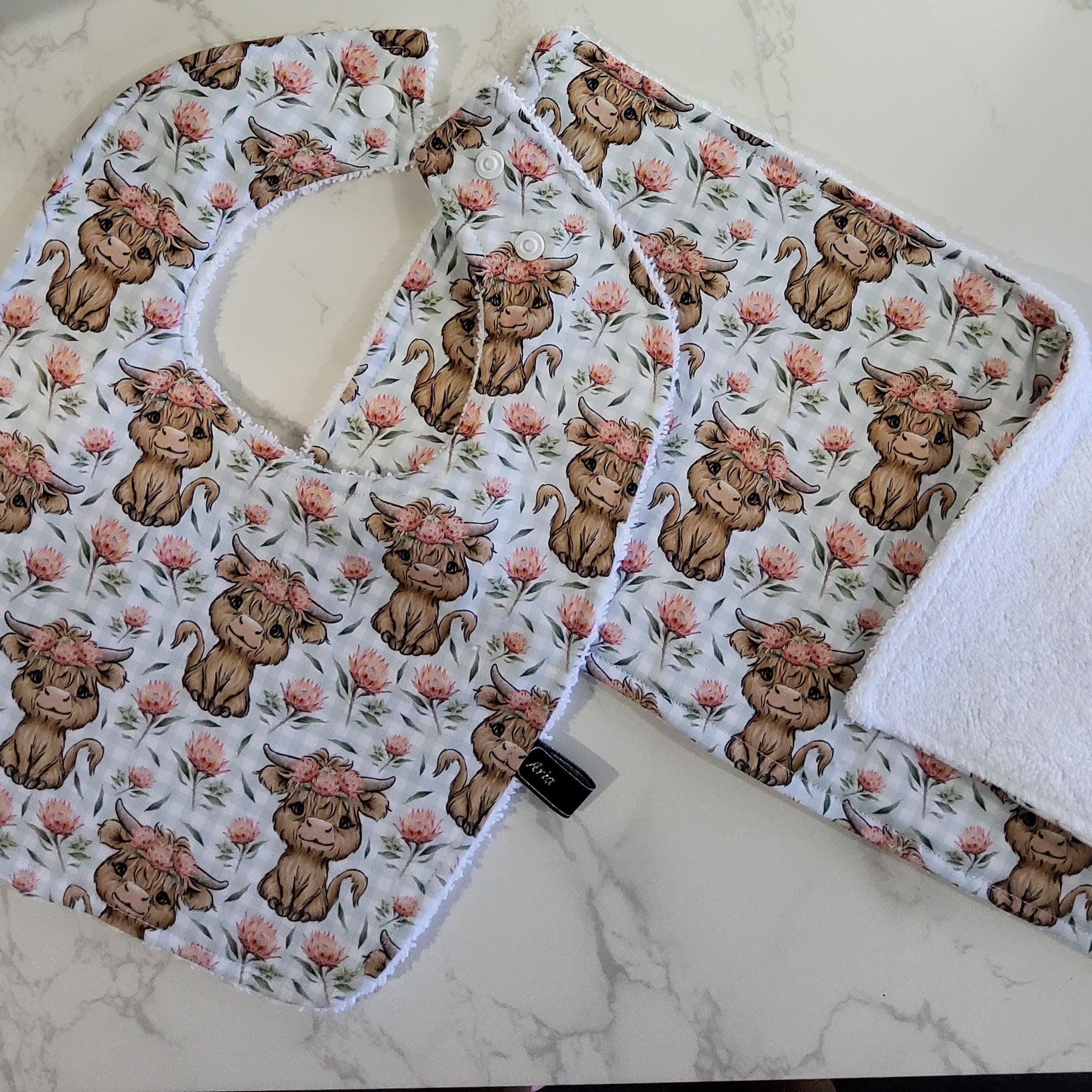 Bottlebrush Cow Bib Set