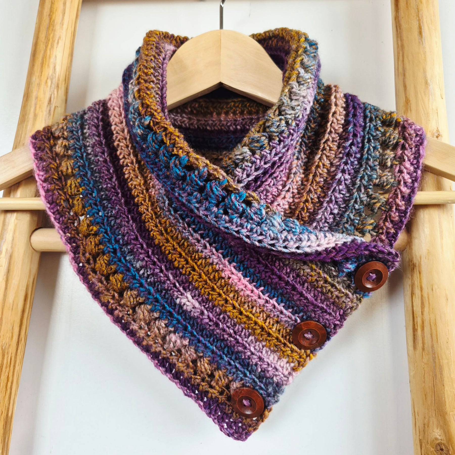 Ladies Neck warmer | Cowl | Scarf | Adult | Vintage | Crochet | Buttoned