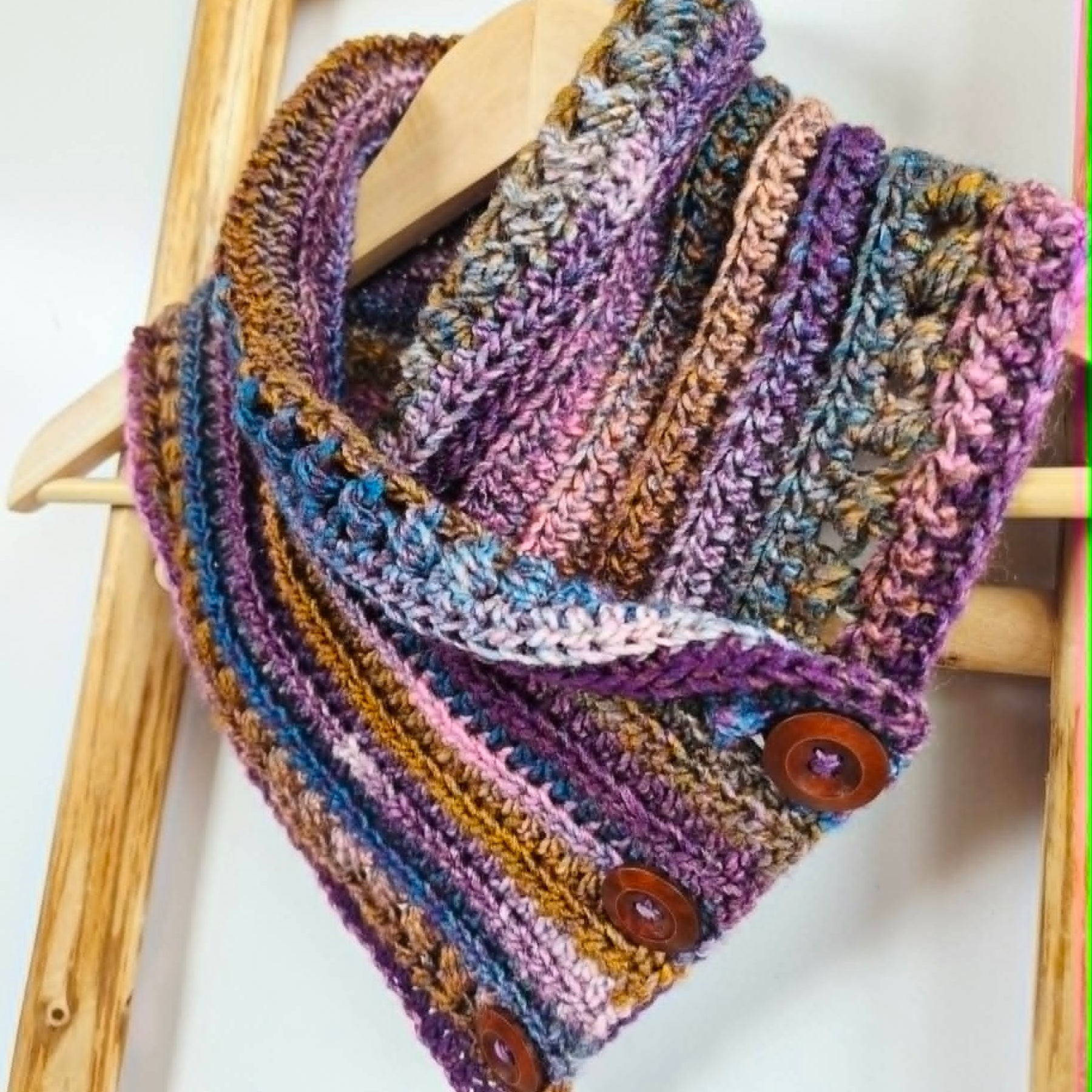 Ladies Neck warmer | Cowl | Scarf | Adult | Vintage | Crochet | Buttoned