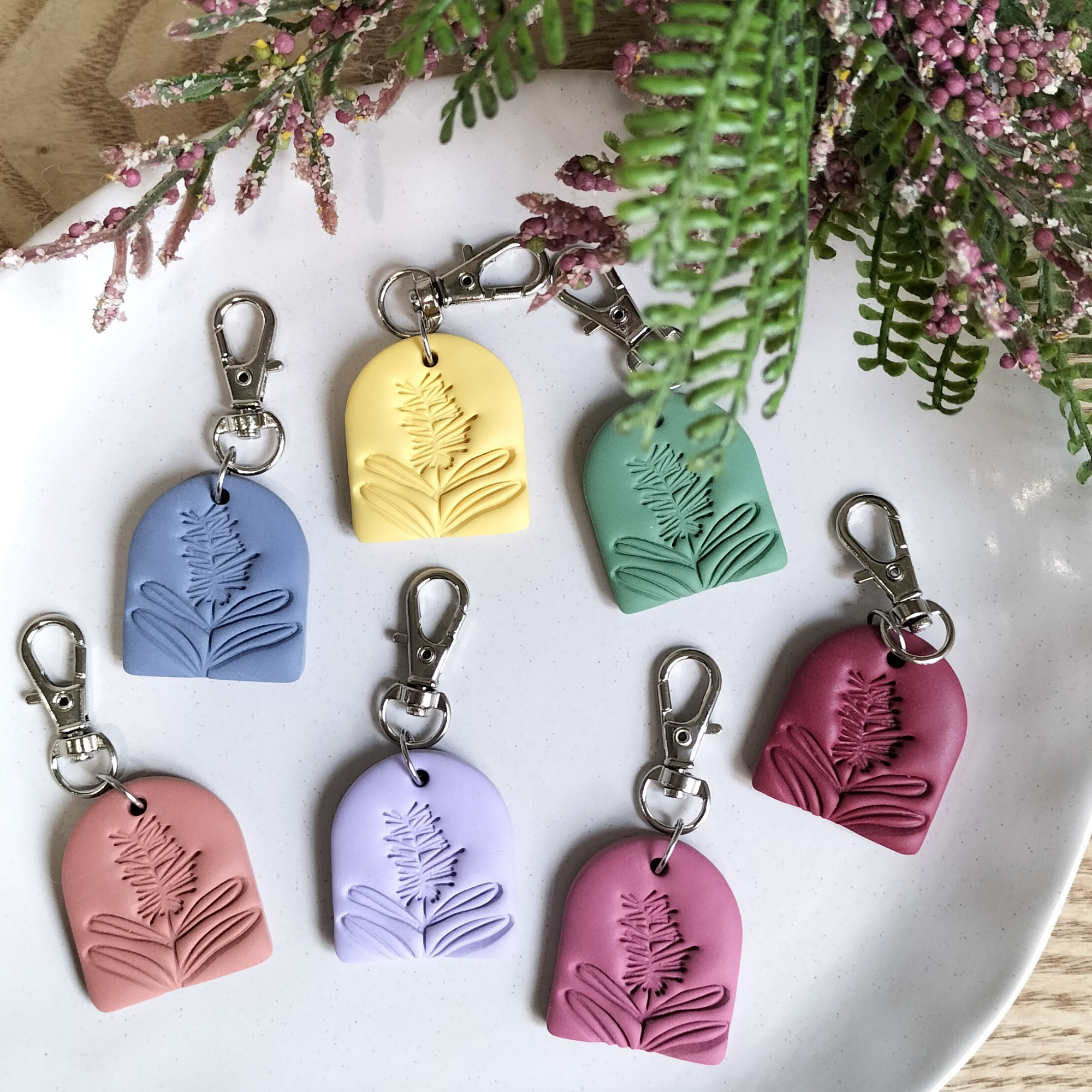 Chunky Arch Australiana Embossed Clay Keyring - Assorted Colours