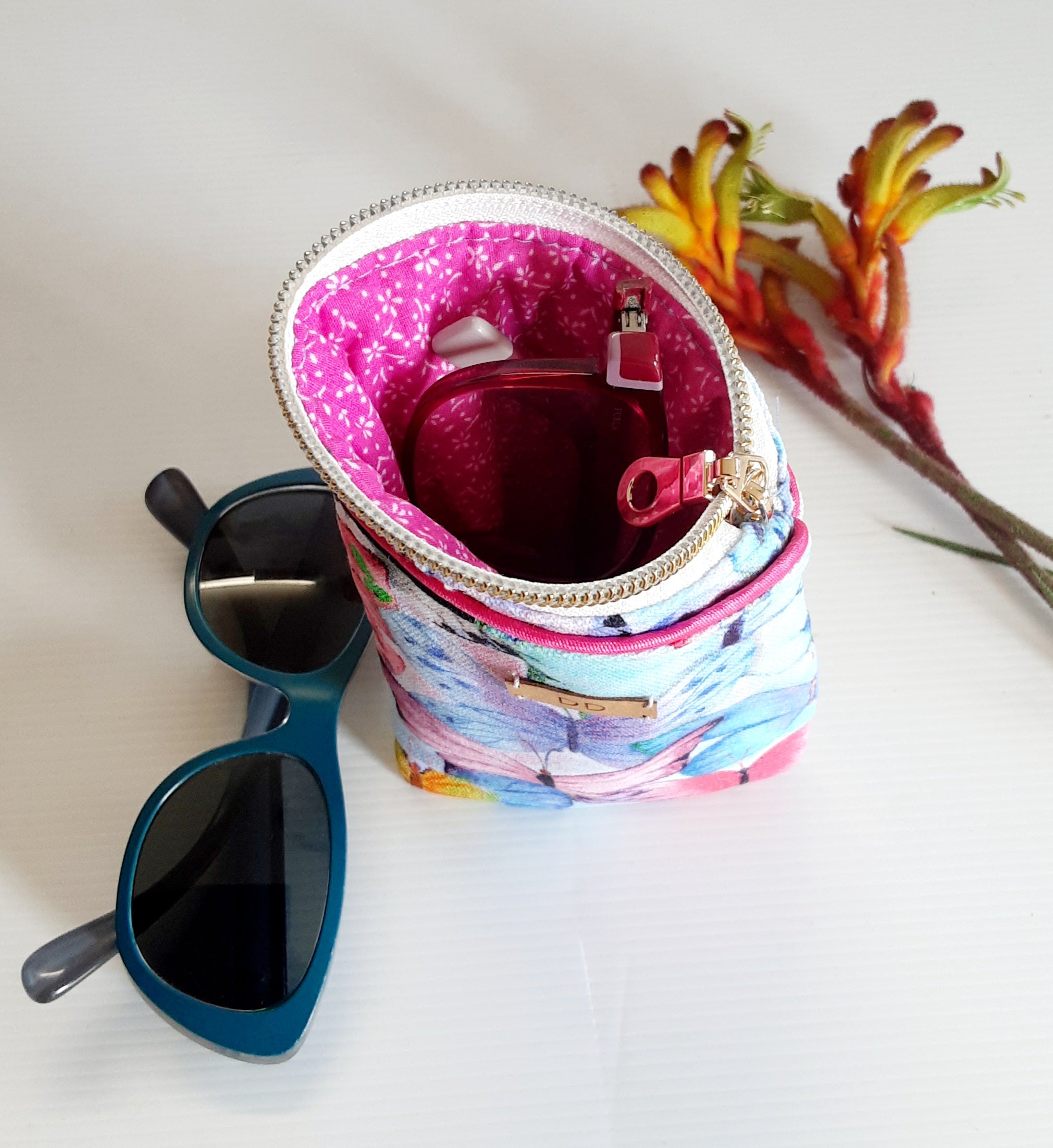 Double pocket eyeglass/sunglass case.