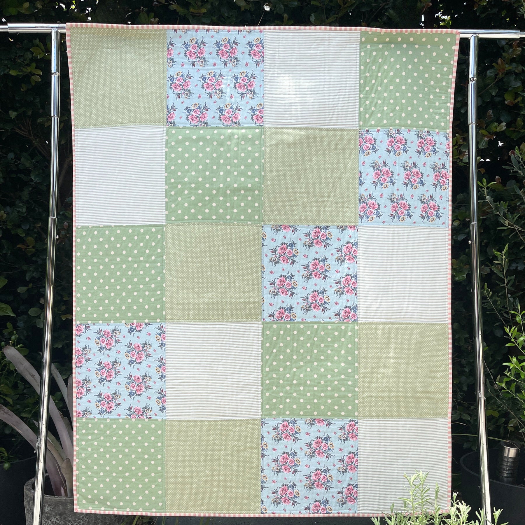 Meadow Dew baby/Lap quilt