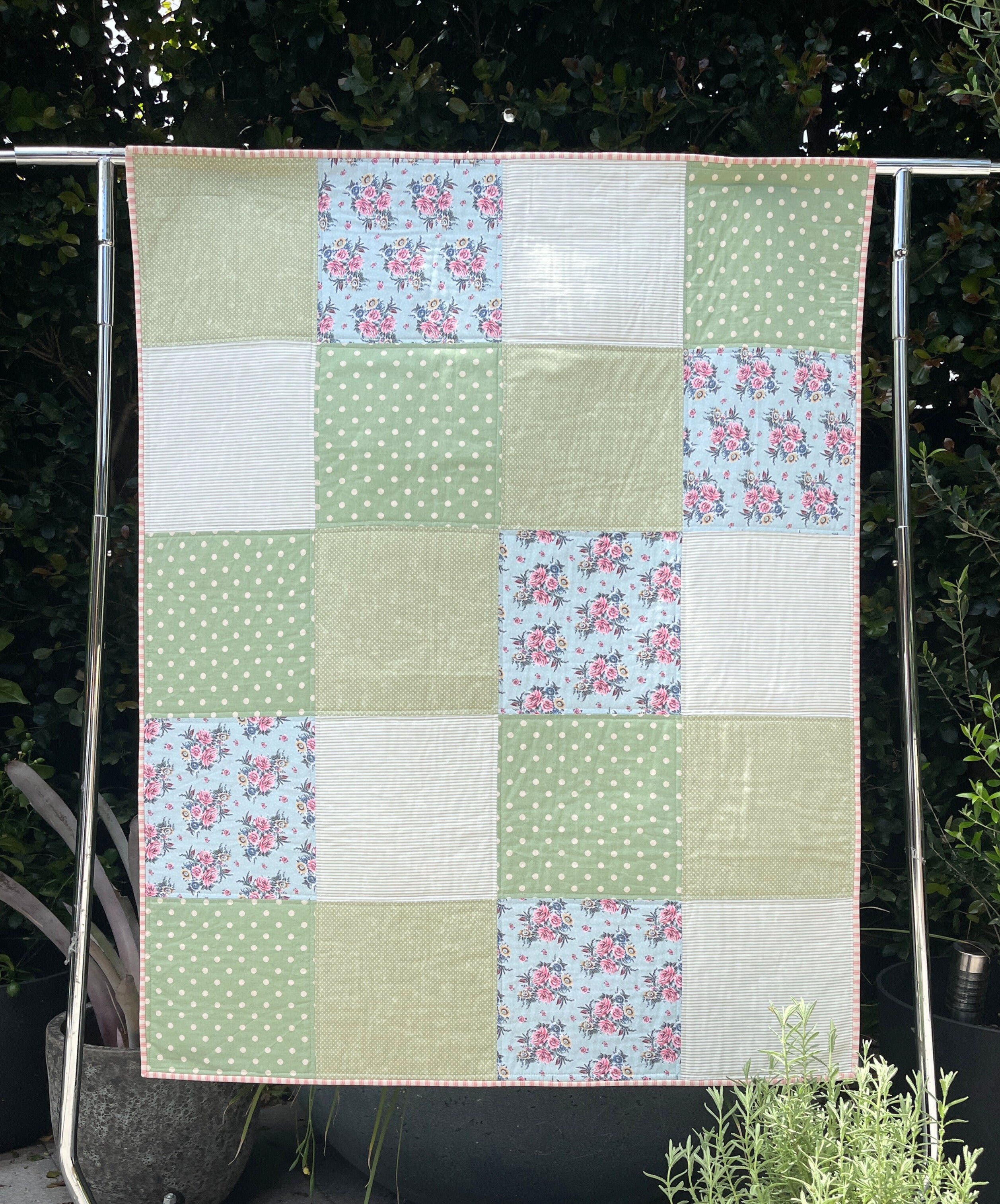 Meadow Dew baby/Lap quilt