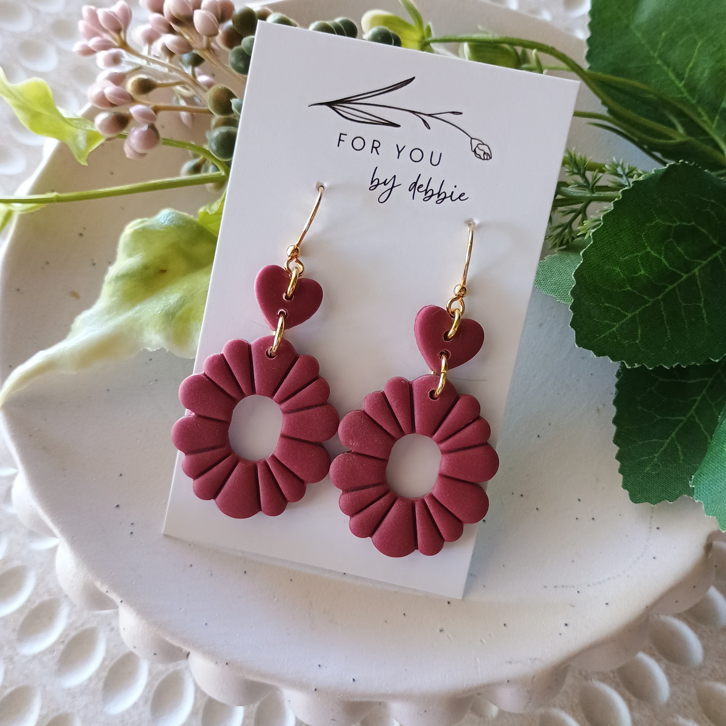 Lola love dangle earrings- Shiraz red