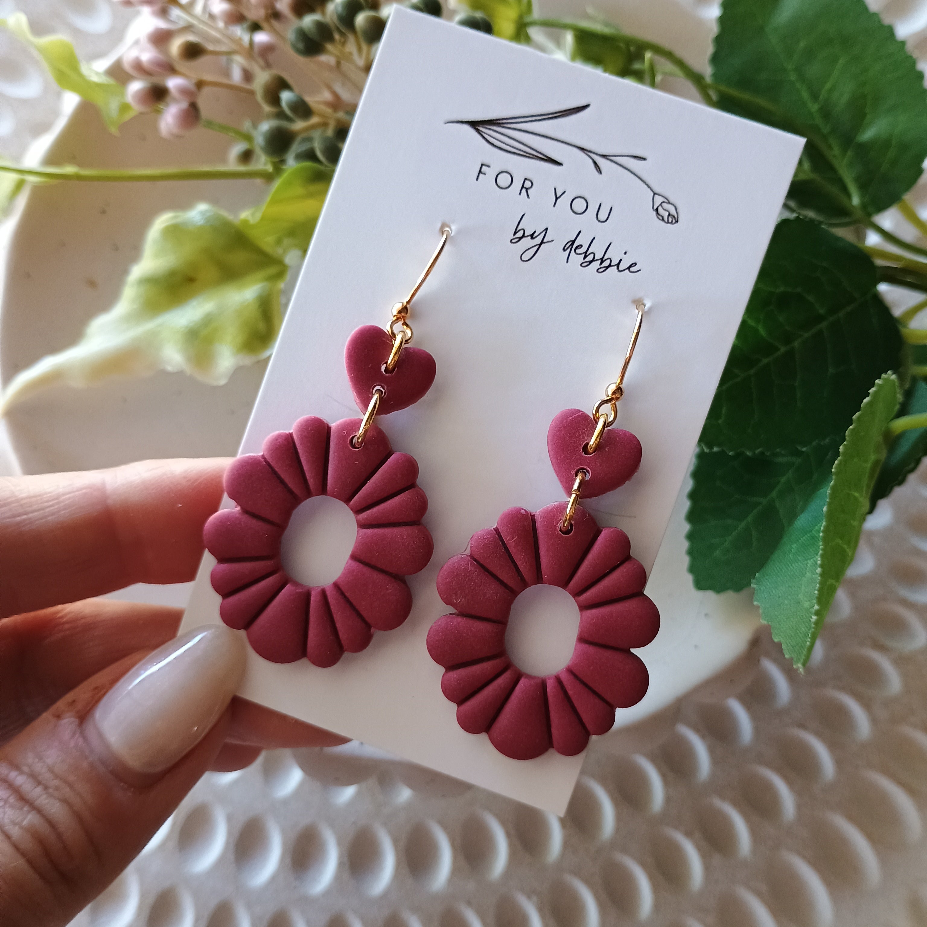 Lola love dangle earrings- Shiraz red