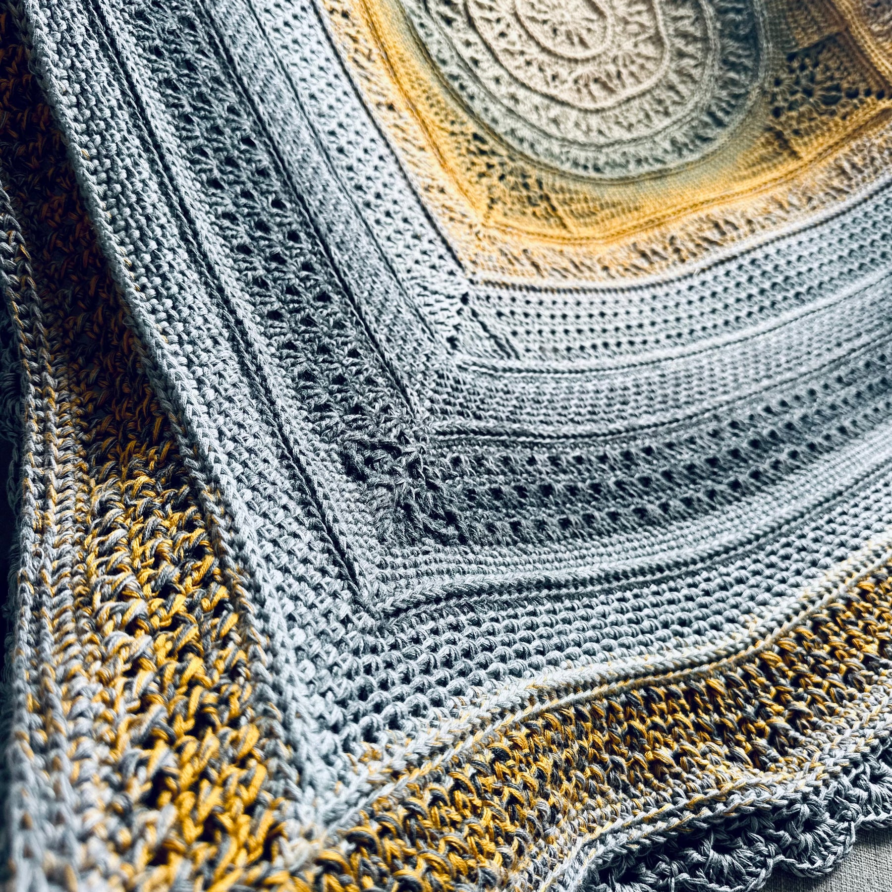 Large Heirloom Throw blanket, Crocheted blanket