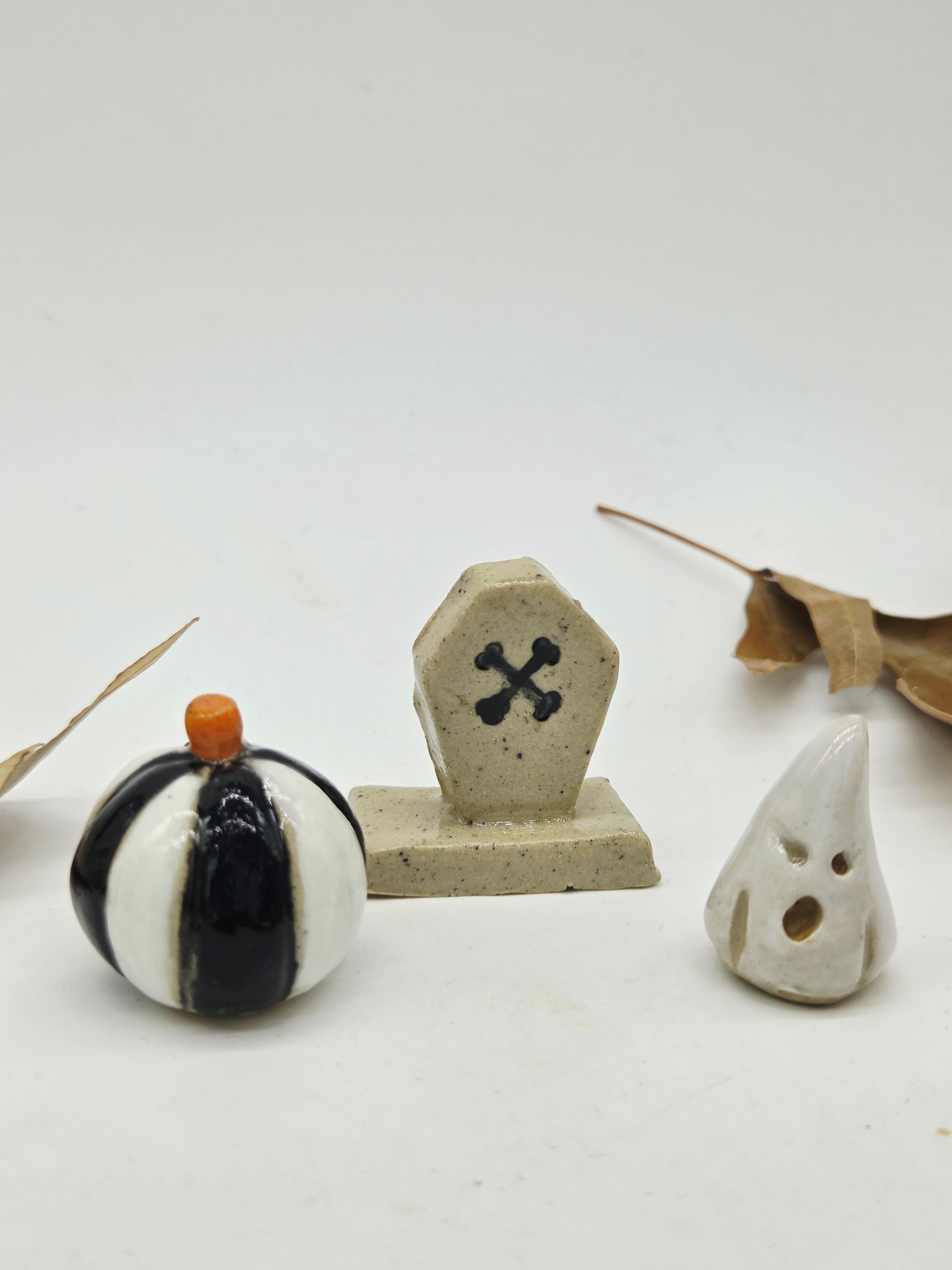 Tiny Ceramic Spooky Set 1
