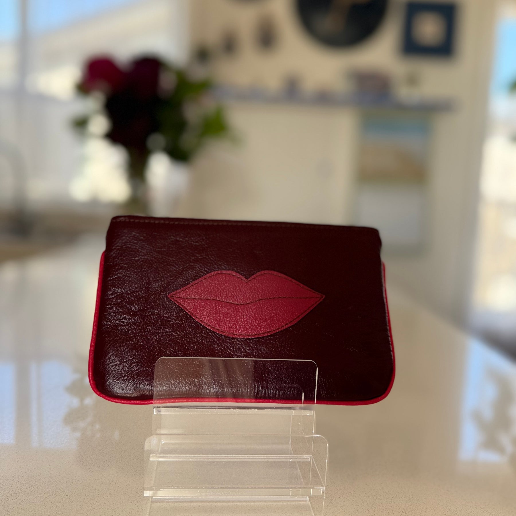 Leather makeup bag / pouch 'Kiss'
