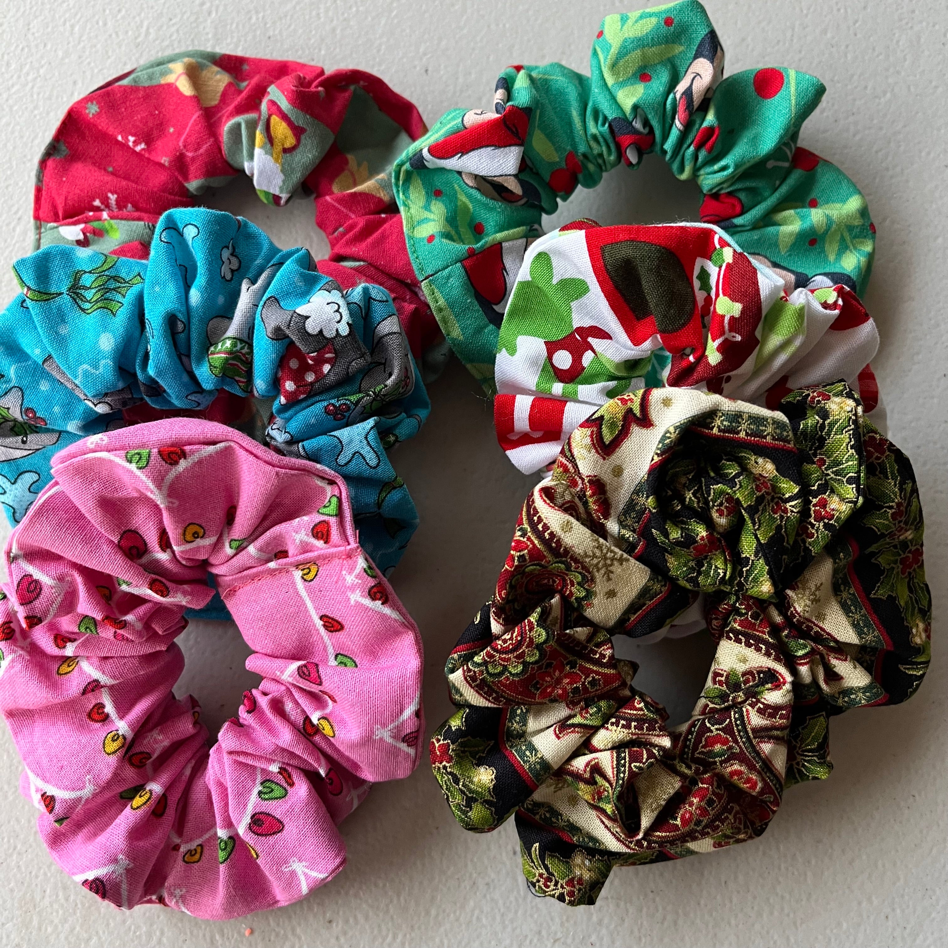 Handmade scrunchies | Christmas Fabric | Set of 6