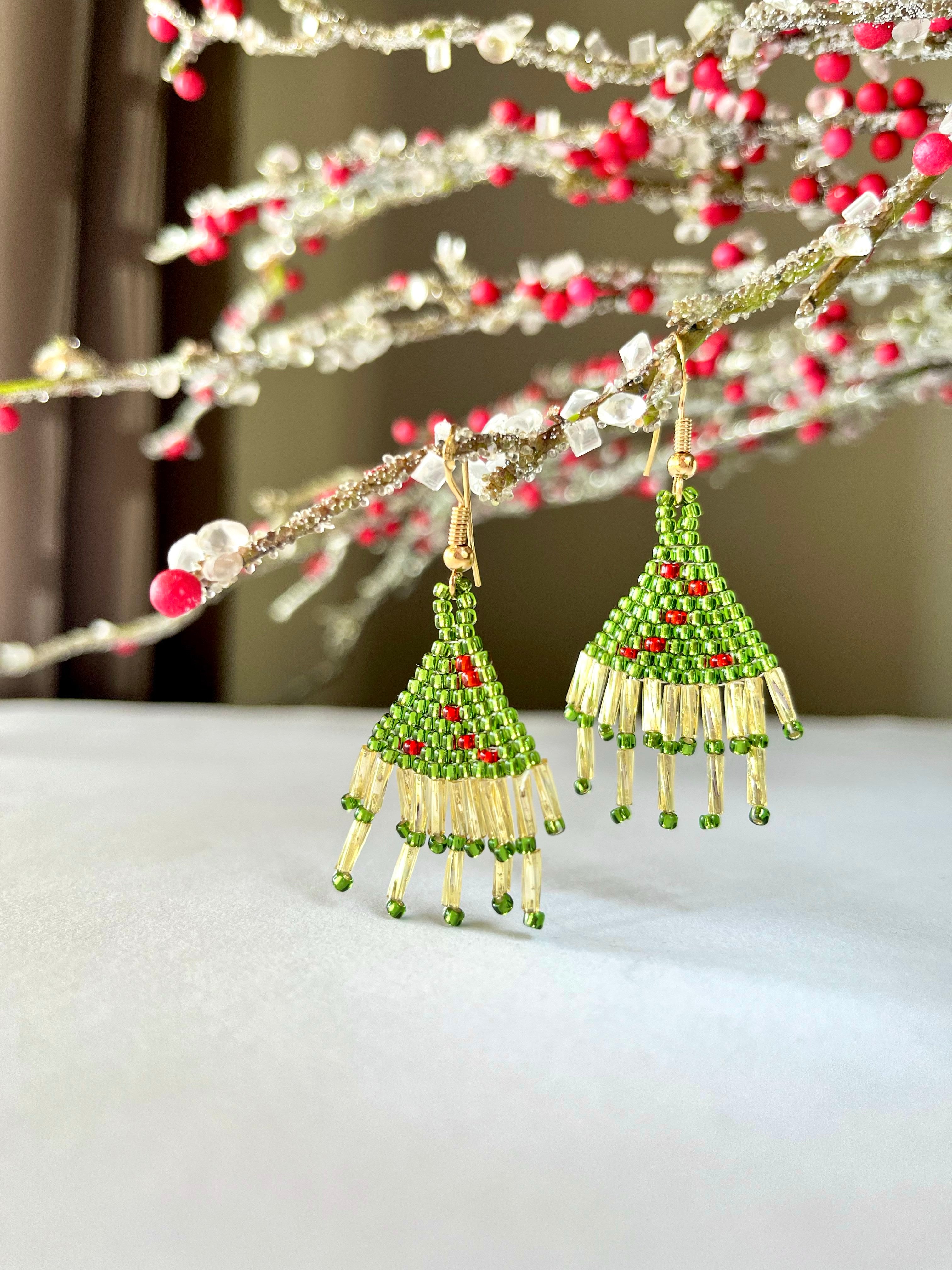 CHRISTMAS TREE | silver & gold | festive dangle earrings | beaded handmade
