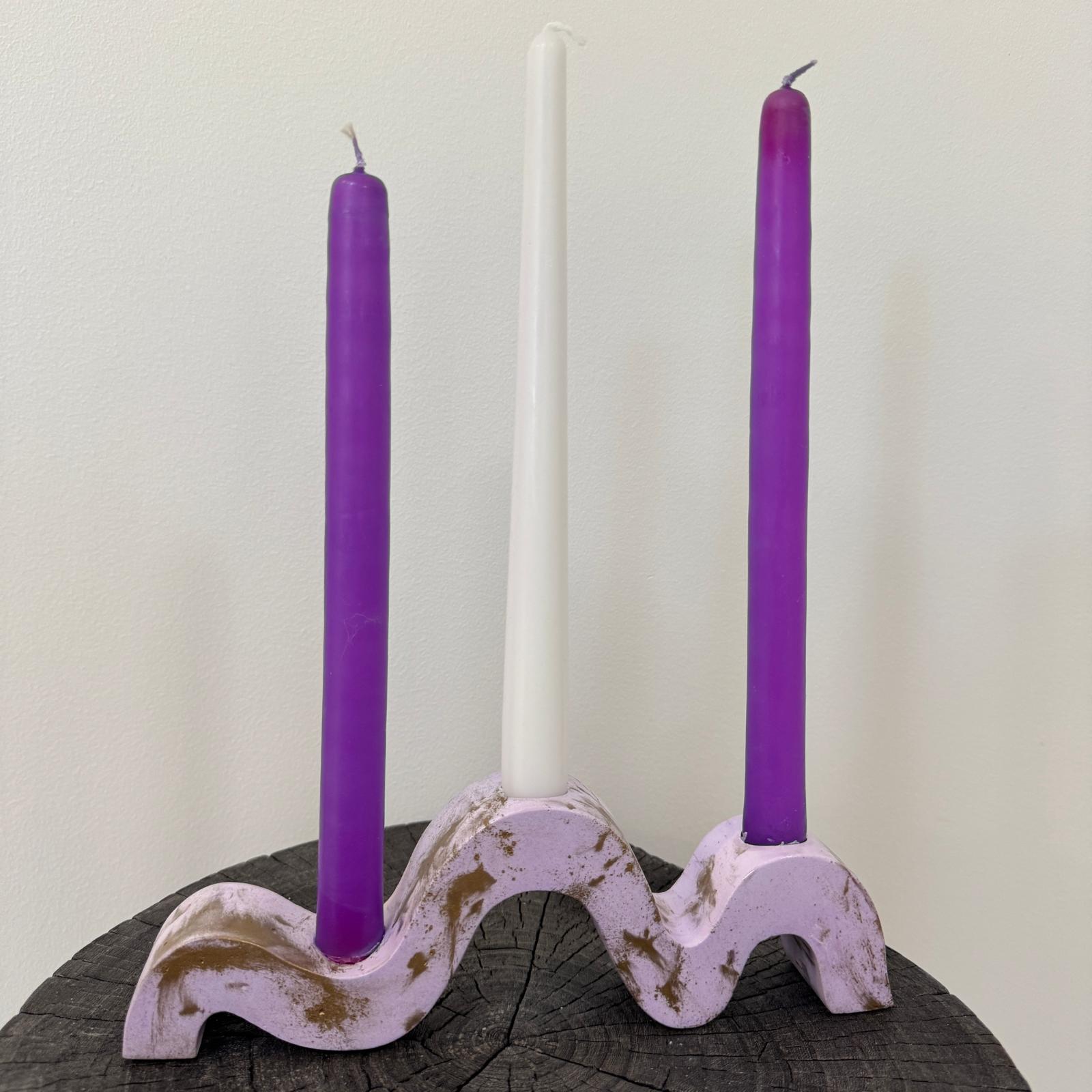Lilac and gold wavy concrete holder for taper candles