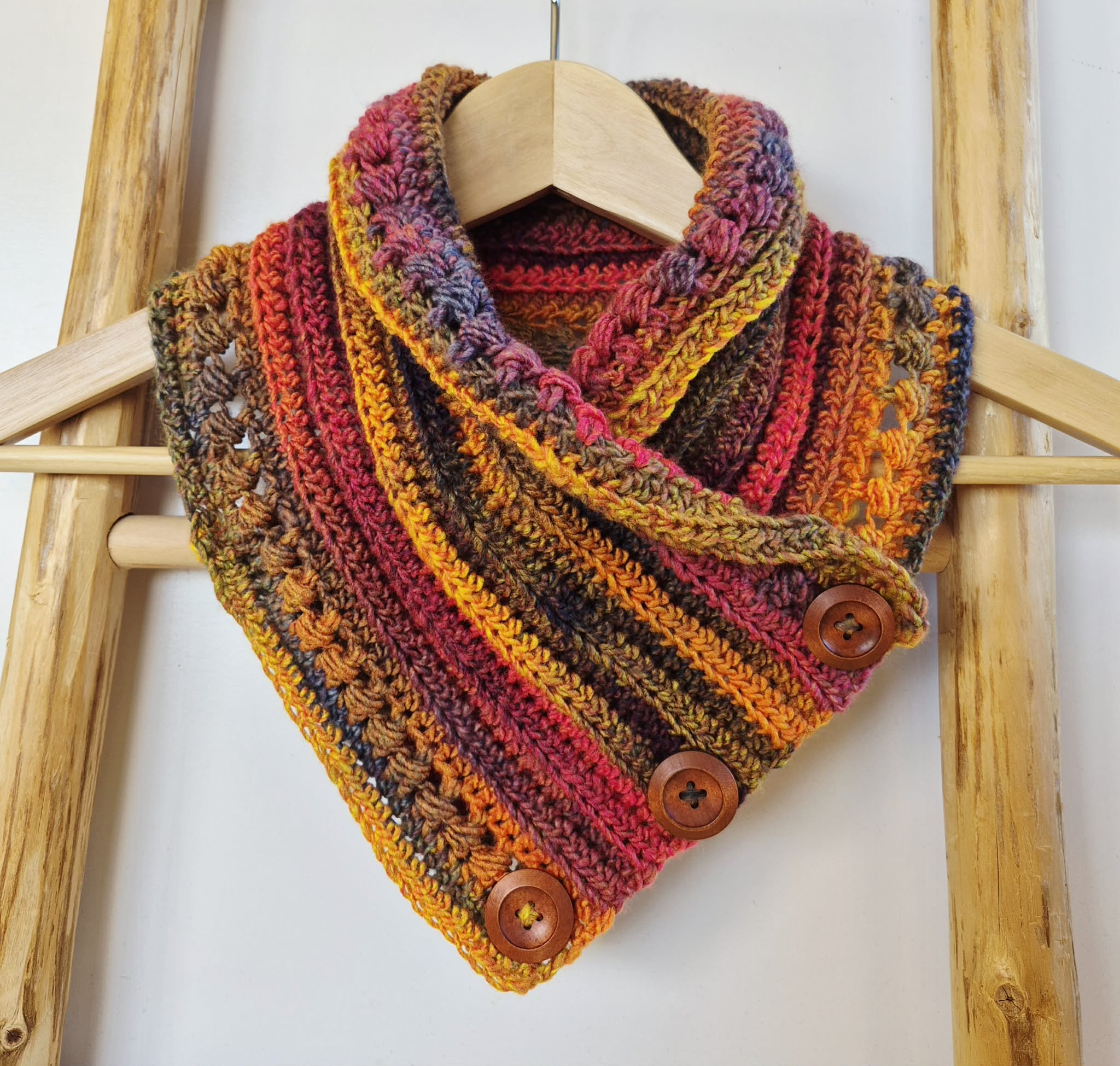 Ladies Neck warmer | Cowl | Scarf | Coloured | Adult | Vintage | Crochet | Acrylic