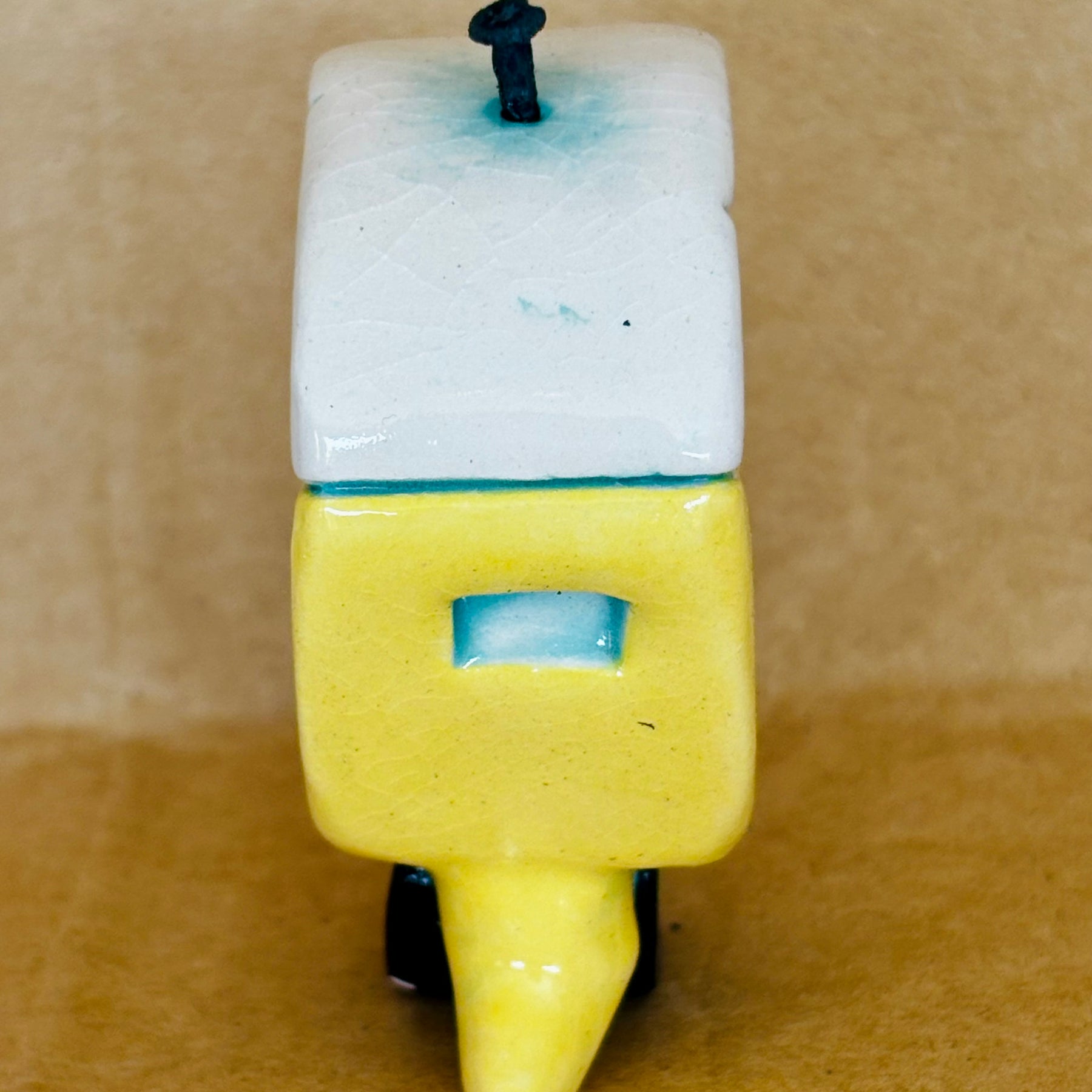 Small Retro Collectable Ceramic Caravan 4
