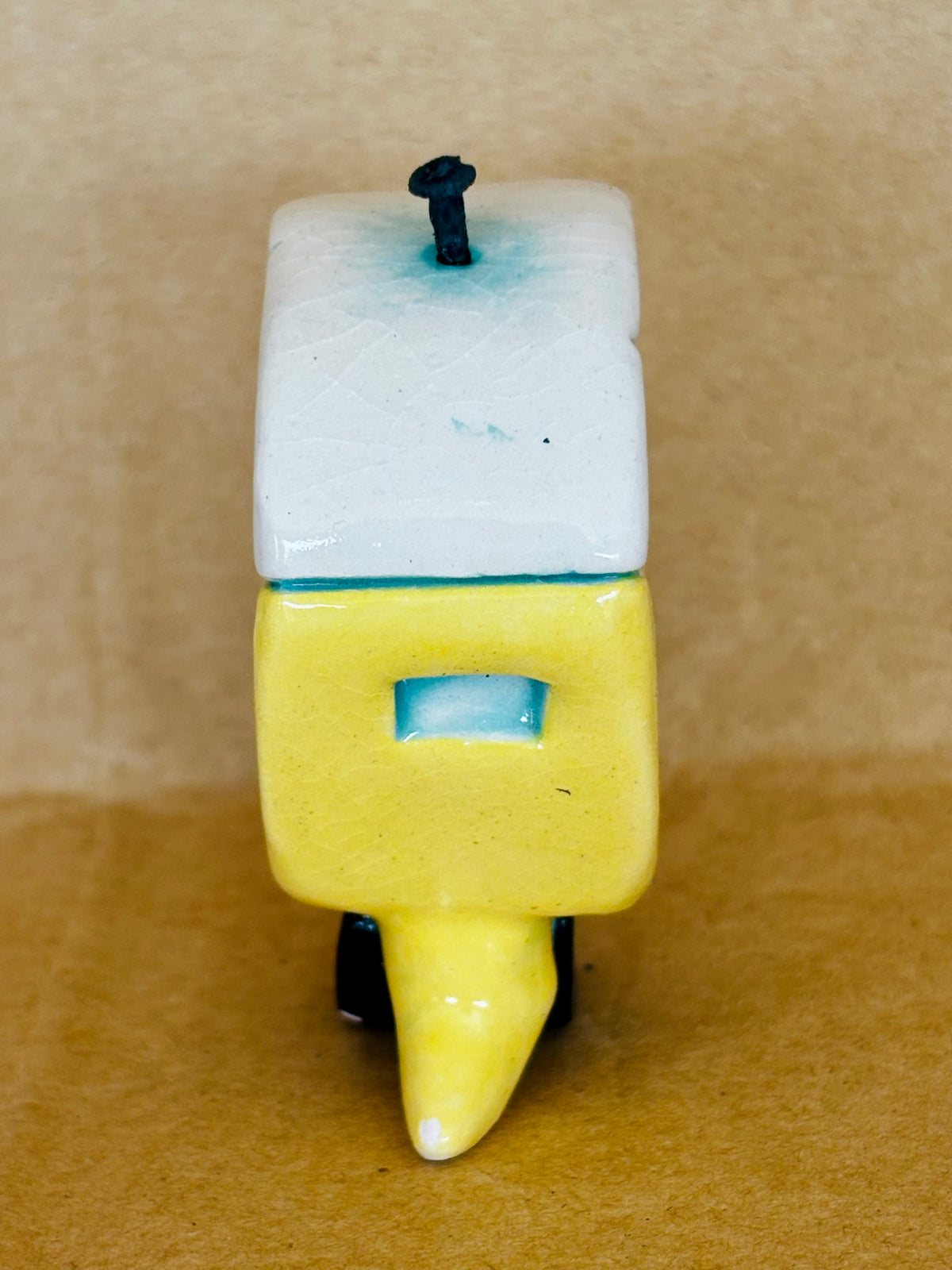 Small Retro Collectable Ceramic Caravan 4