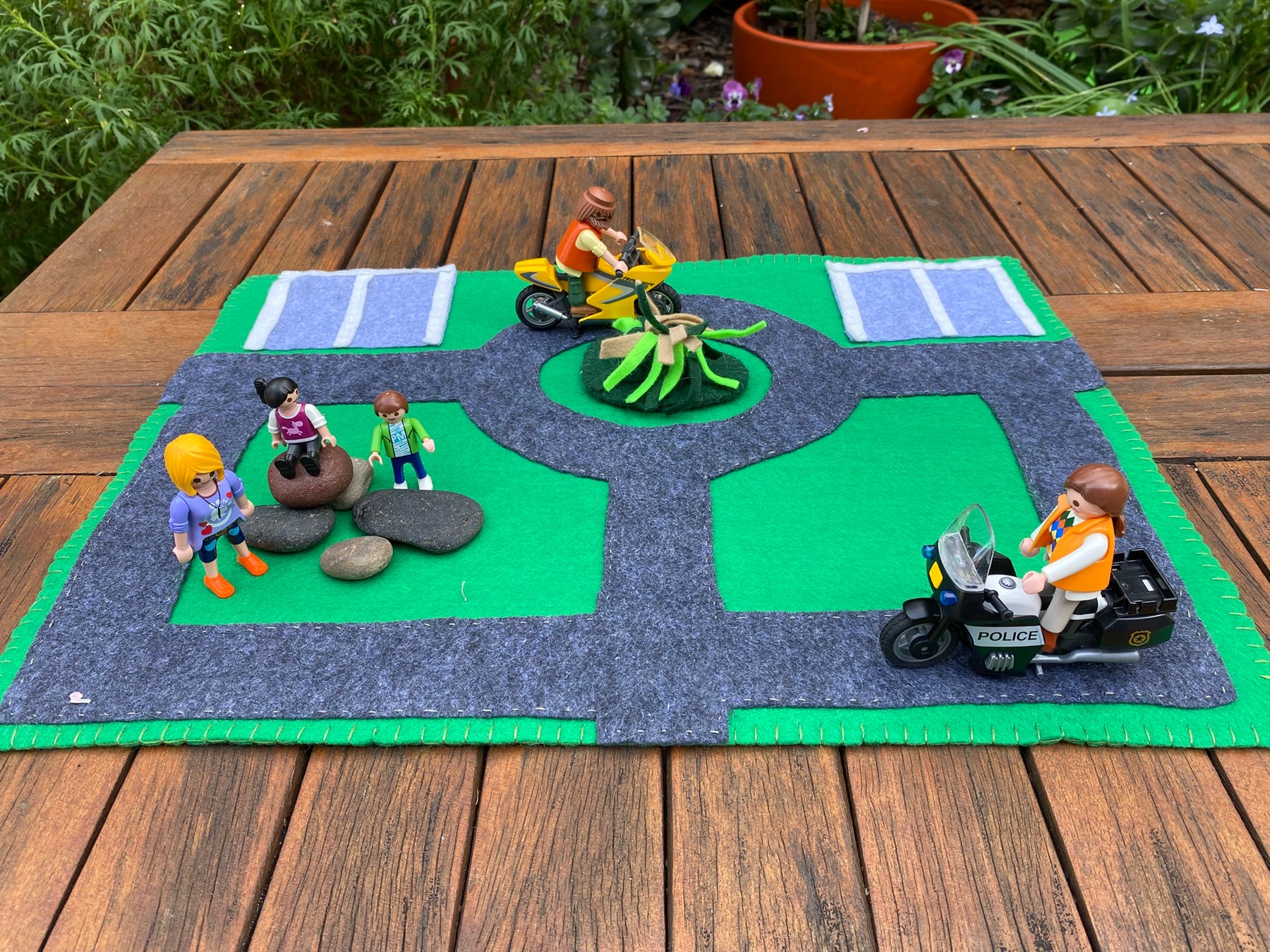Car Play Felt Mat