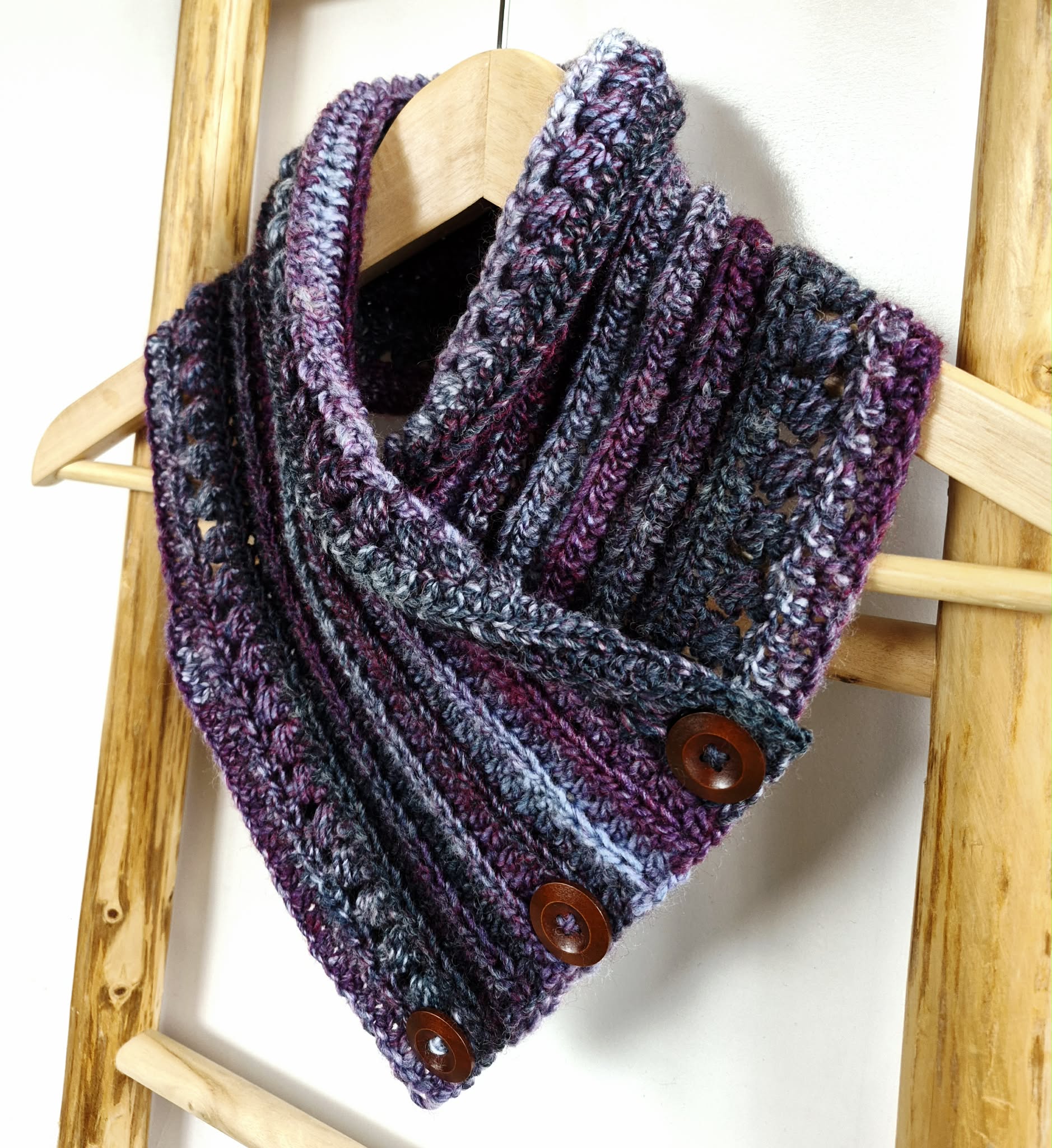 Ladies Neck warmer | Cowl | Scarf | Purple Toned | Adult | Vintage | Crochet | Buttoned