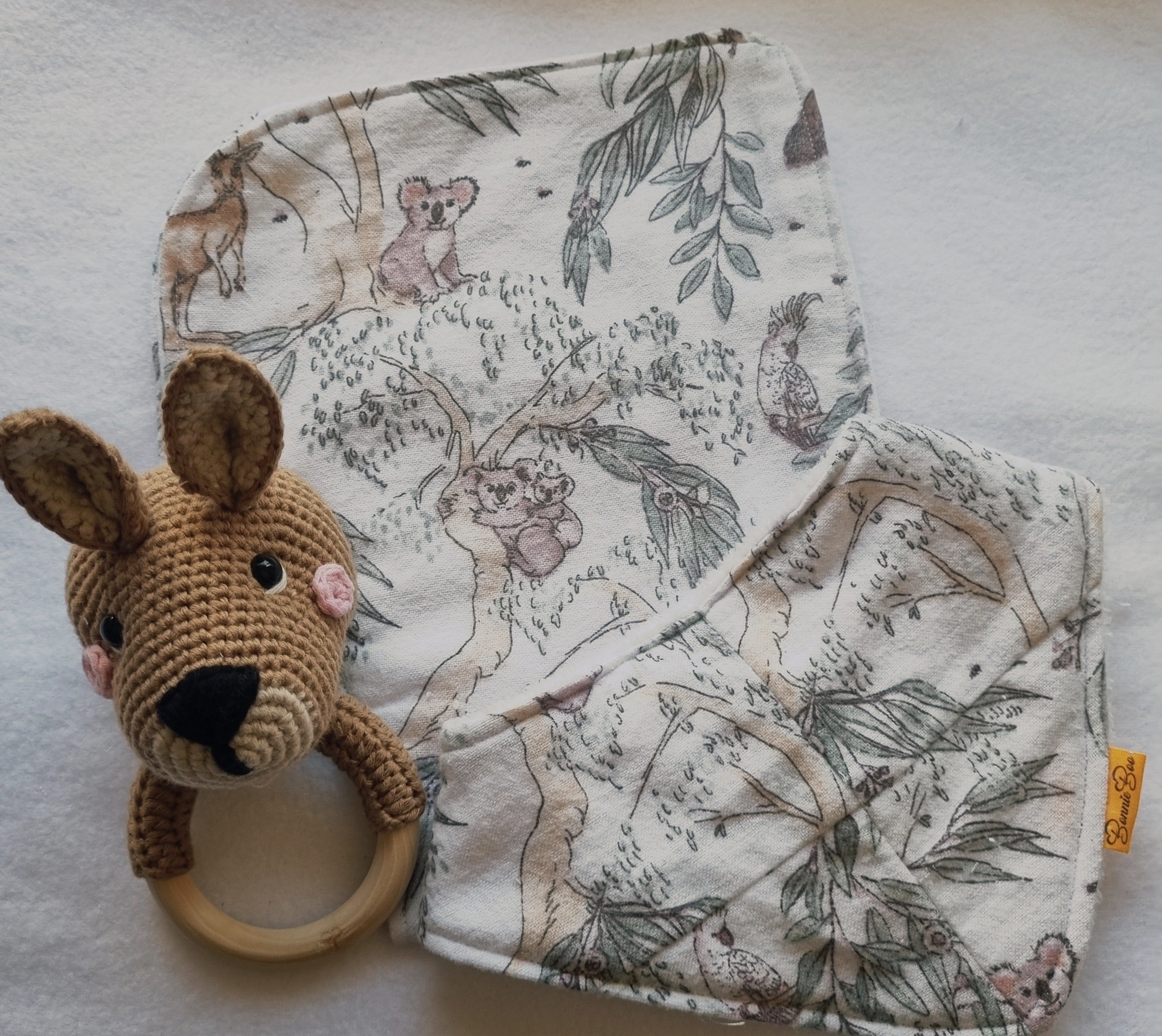 Handmade - Australiana - Kangaroo - 3-piece Baby Shower set - BB40/2