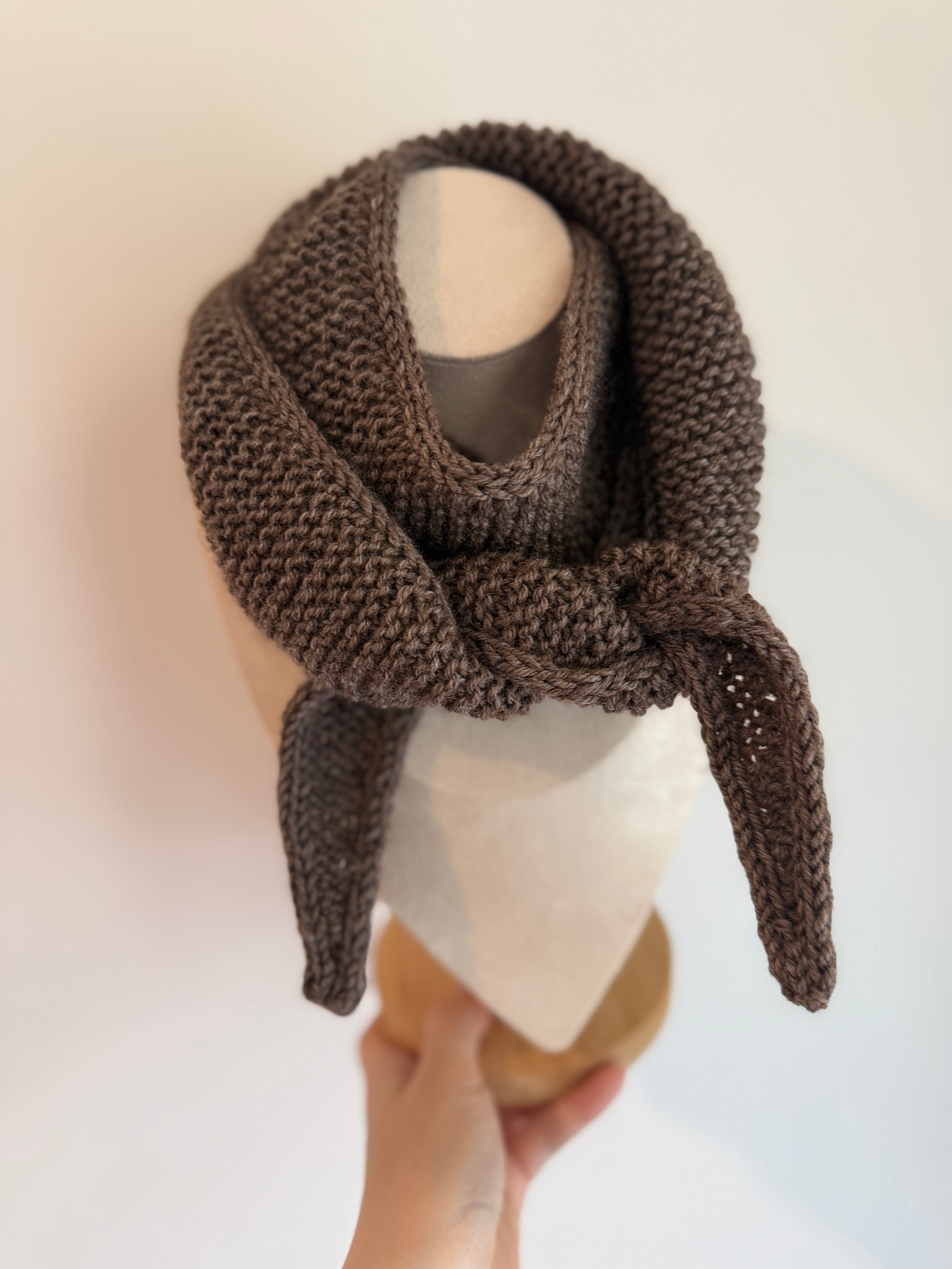 Knitted sophie scarf in Brown