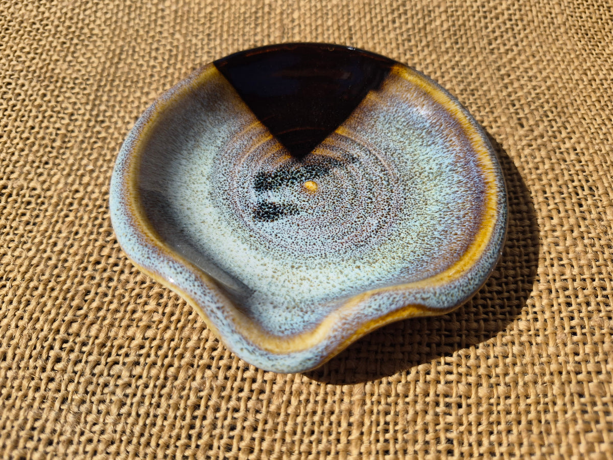 Stoneware Spoon Rest: Speckled white and brown