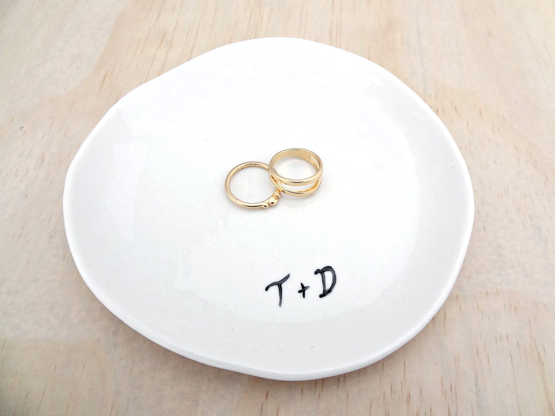 Personalised ring dish with custom initials. Ring holder, Custom Wedding Gift