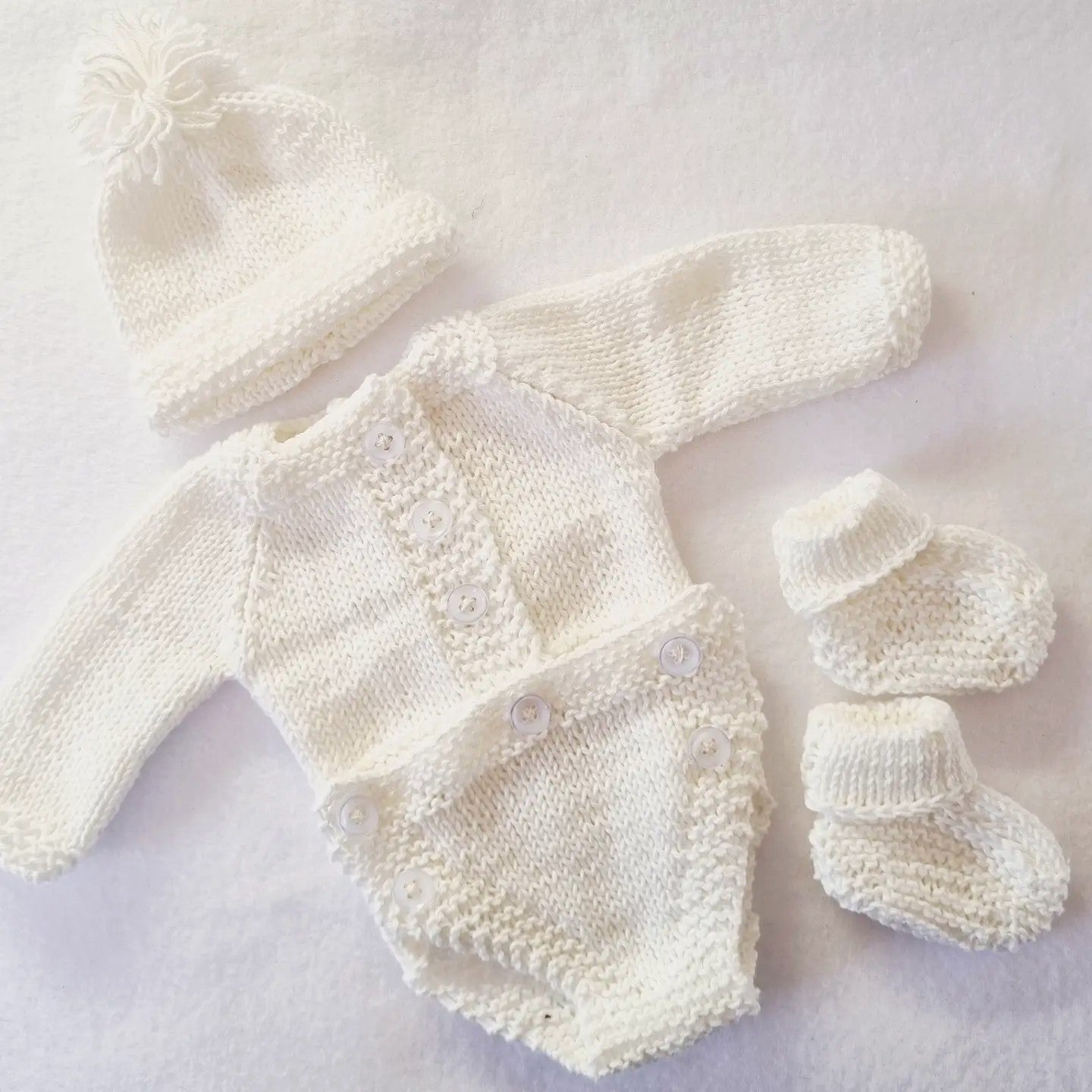 Hand knitted 3 piece Reborn Baby/Premmie hand knitted outfits - Newborn gift set - BB01