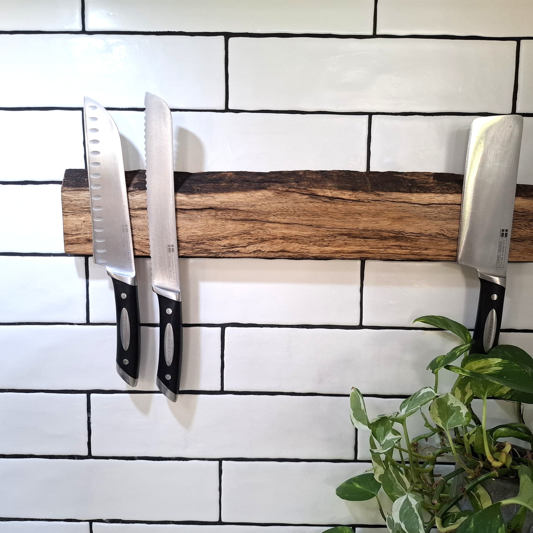 Handmade Wooden Magnetic Knife Holder: Wall-Mounted Kitchen Rack