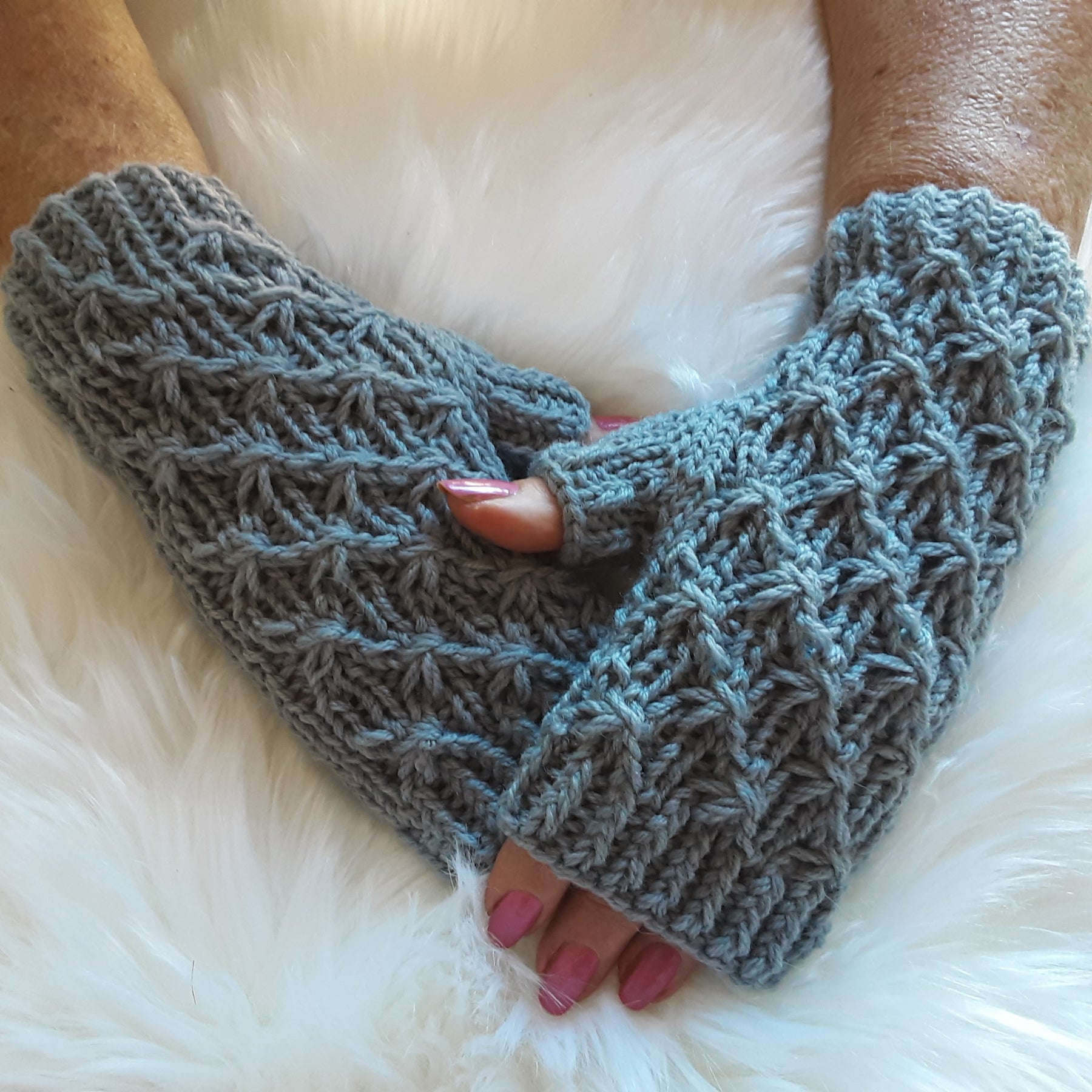 Handknitted fingerless mittens/gloves