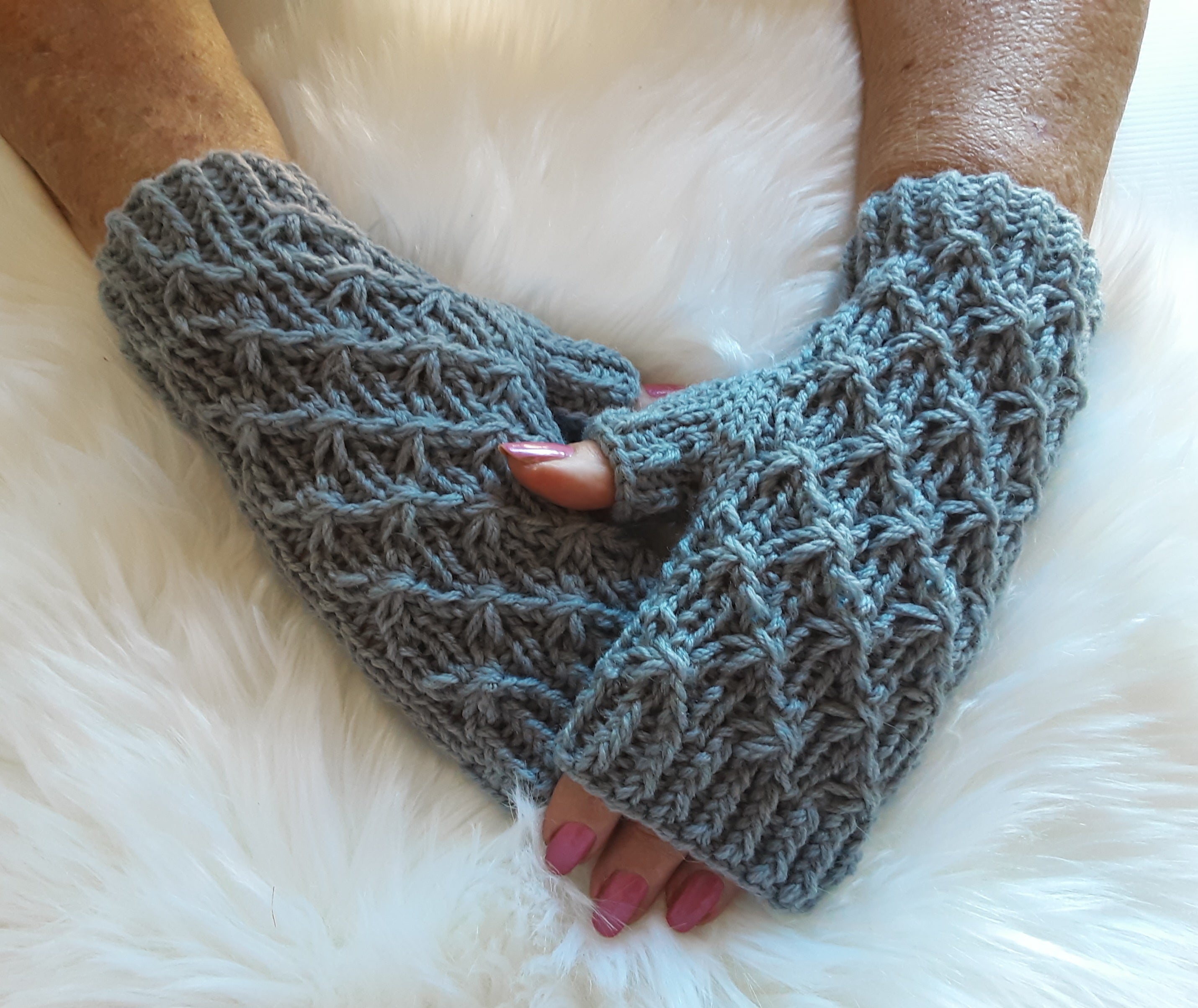 Handknitted fingerless mittens/gloves