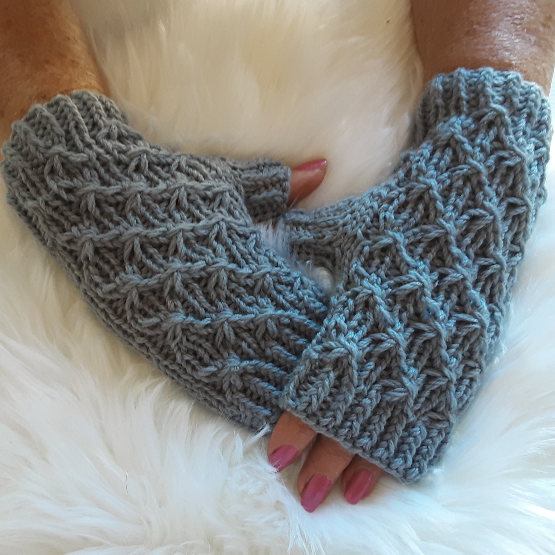 Handknitted fingerless mittens/gloves