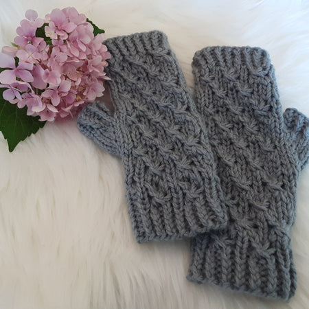 Handknitted fingerless mittens/gloves