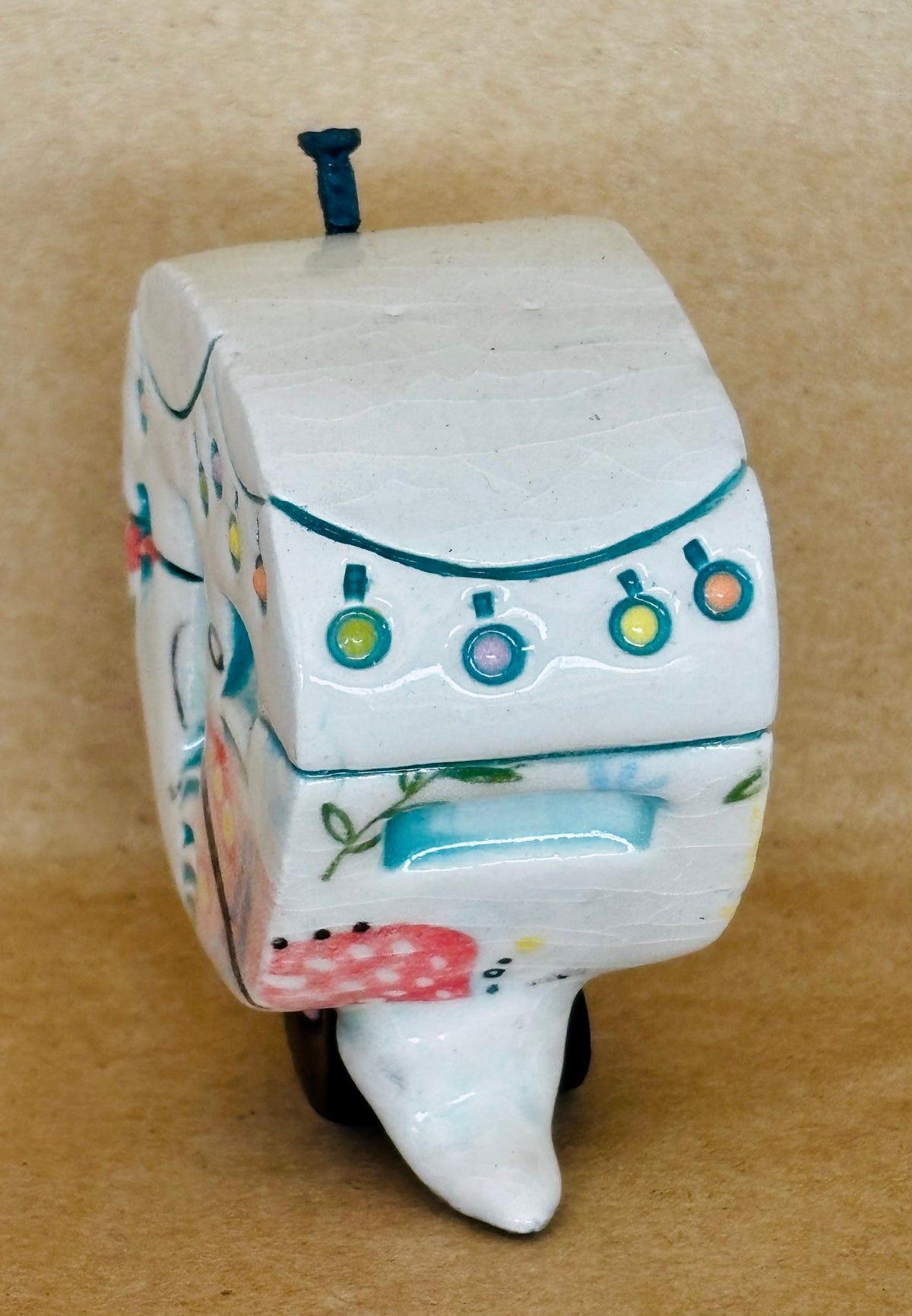 Small Retro Collectable Ceramic Caravan 13