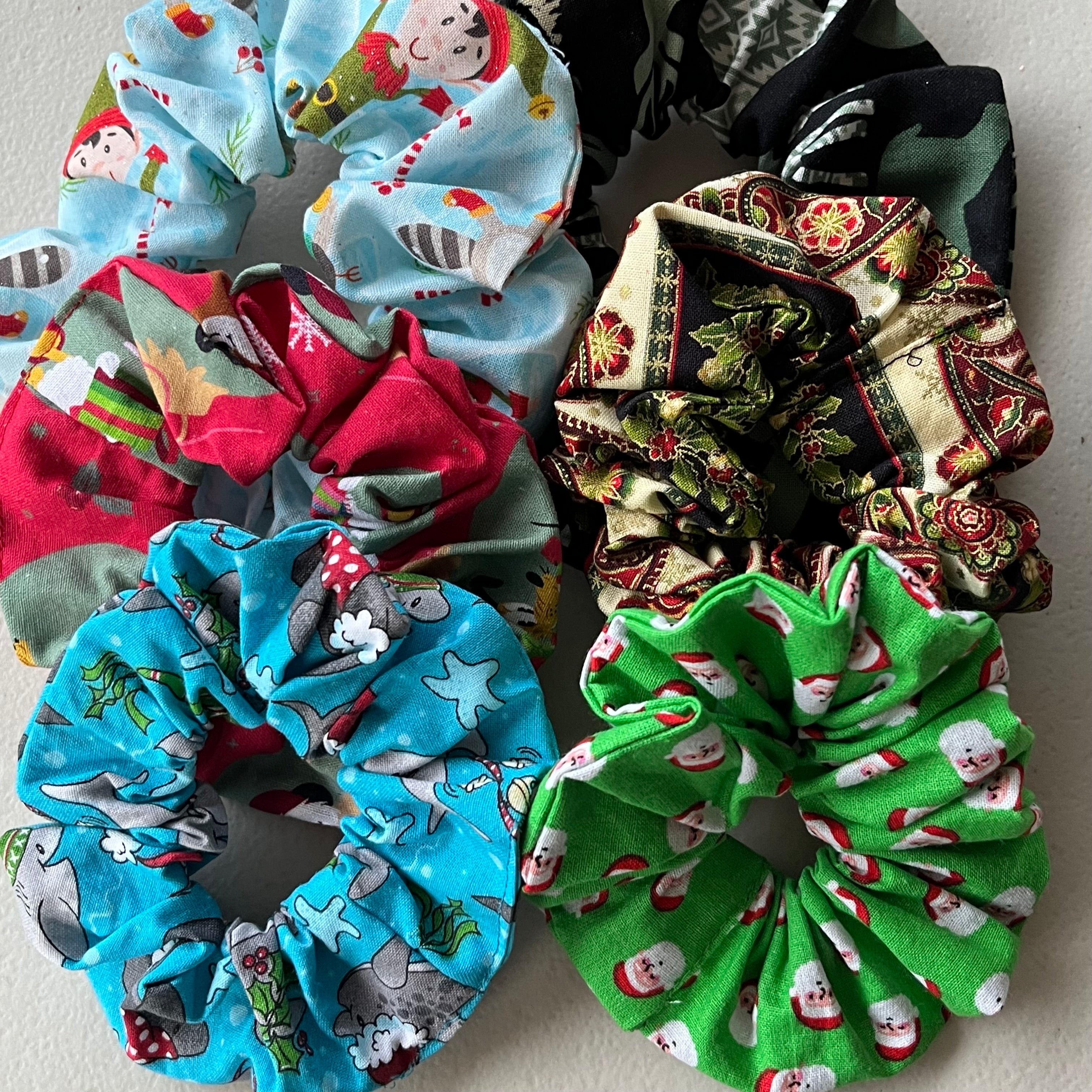Handmade scrunchies | Christmas Fabric | Set of 6