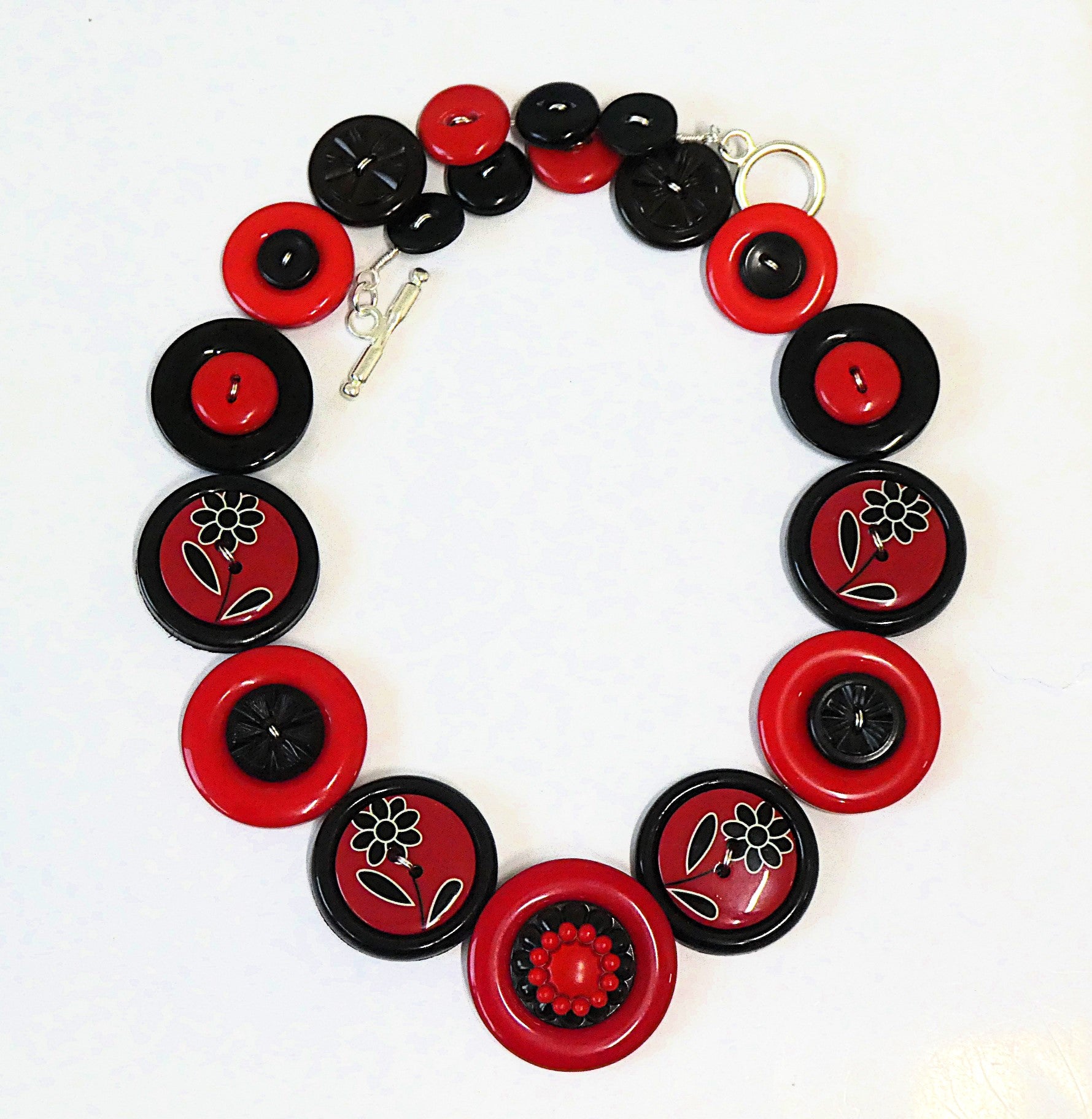 Button necklace - Black Tulip