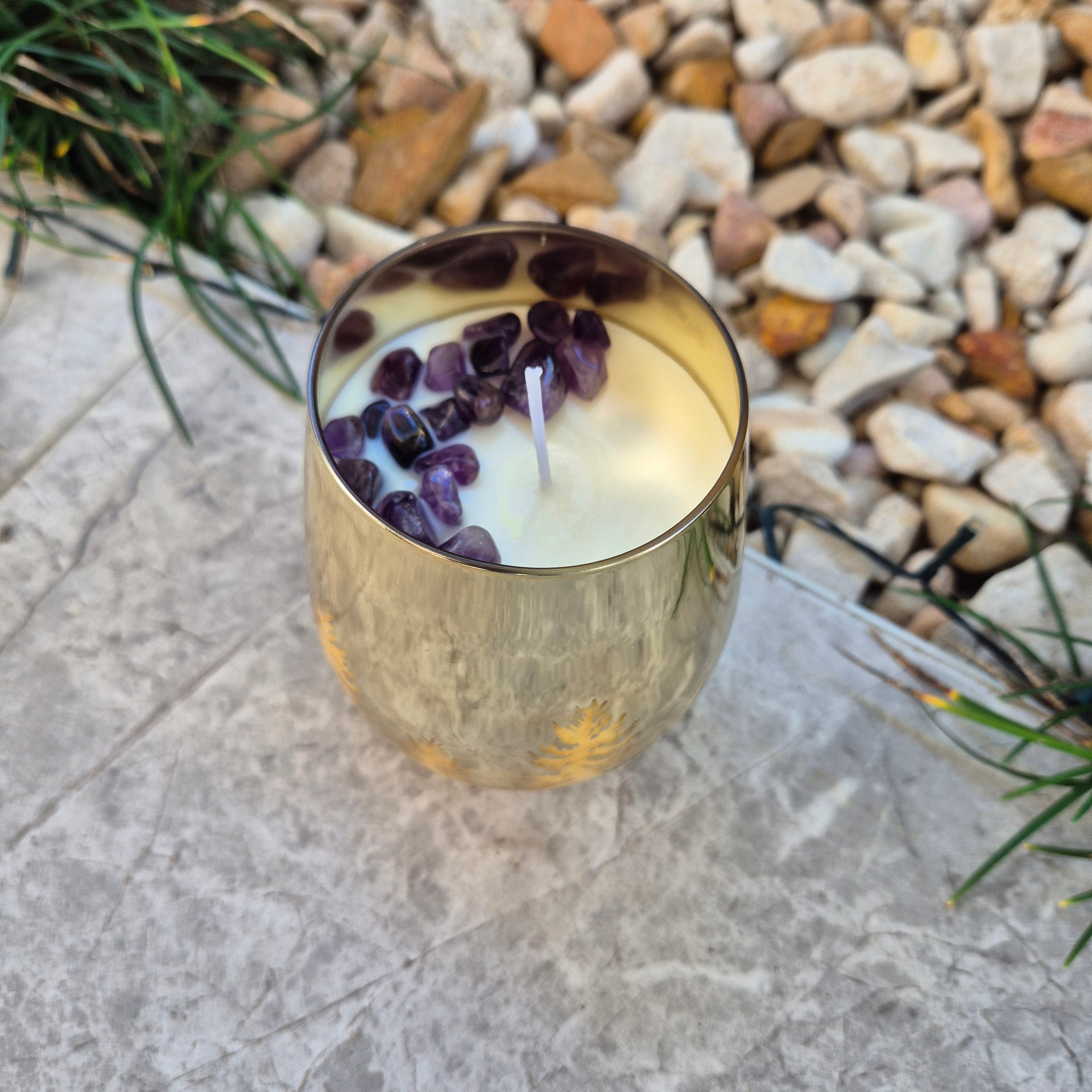 Gold stemless glass christmas candle with lavender and amethyst