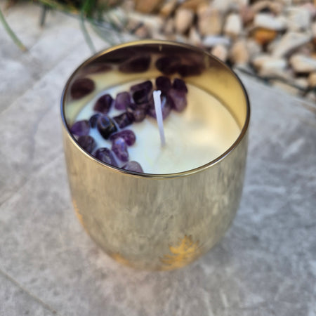 Gold stemless glass christmas candle with lavender and amethyst