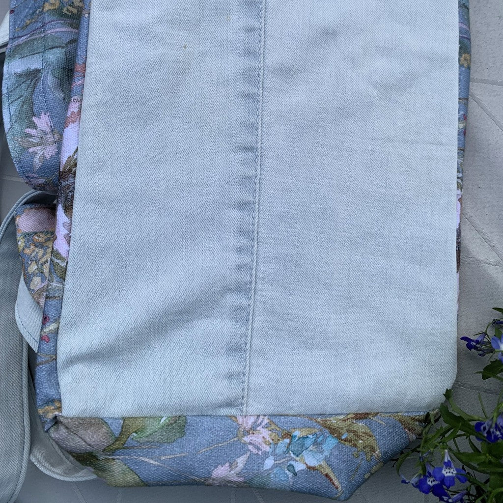 Blue cottage garden tote bag
