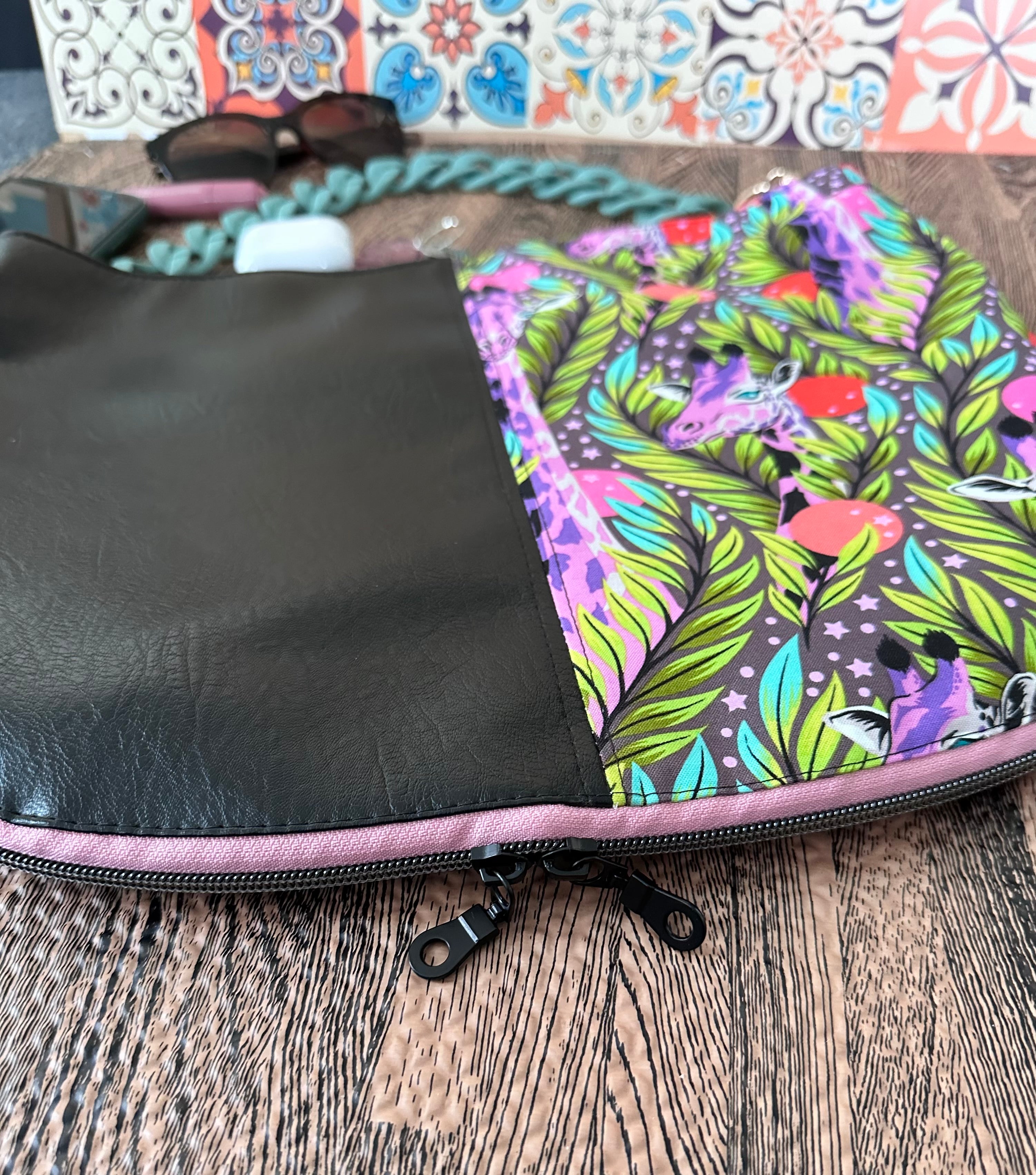 Expandable Shoulder Bag