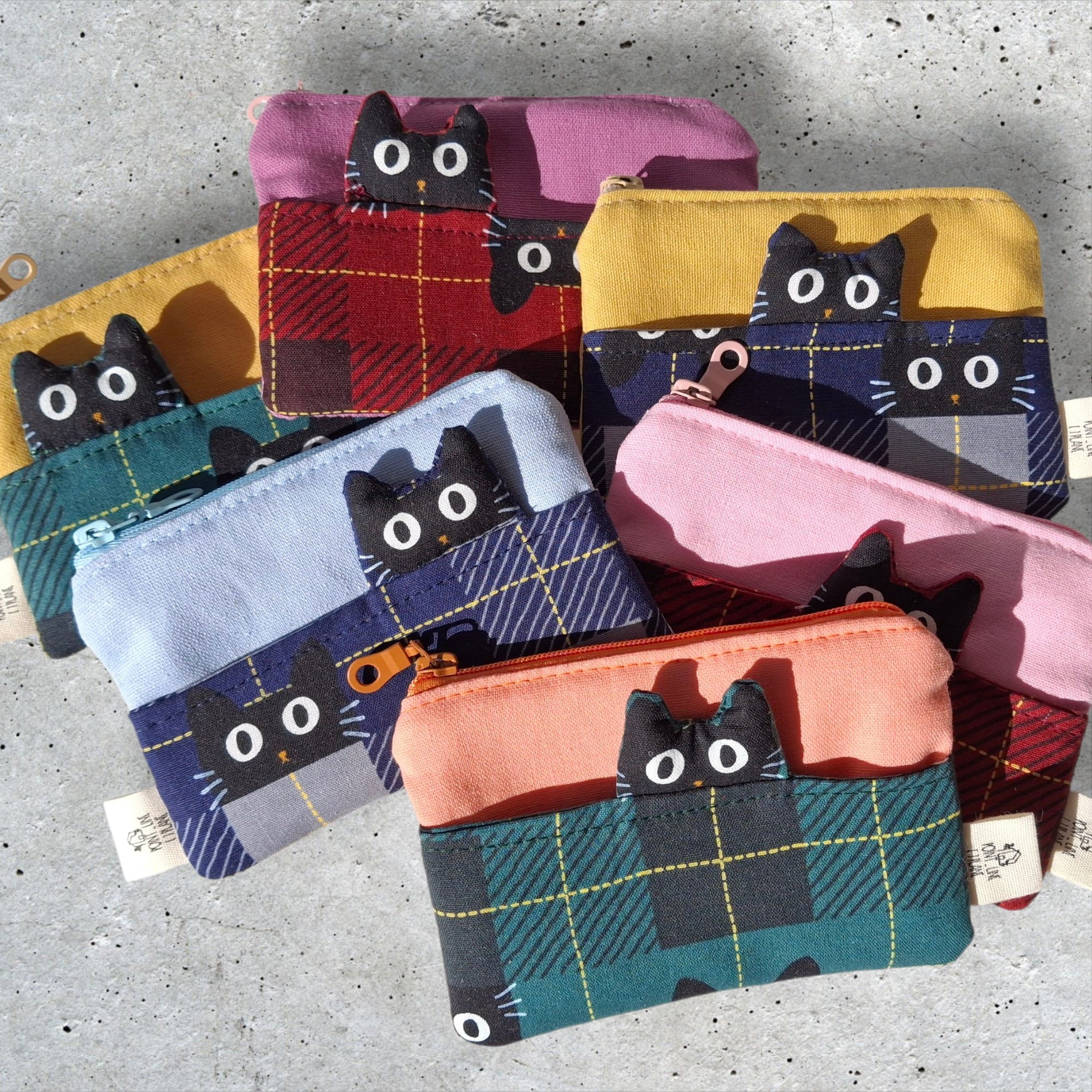 Peekaboo Card Purse