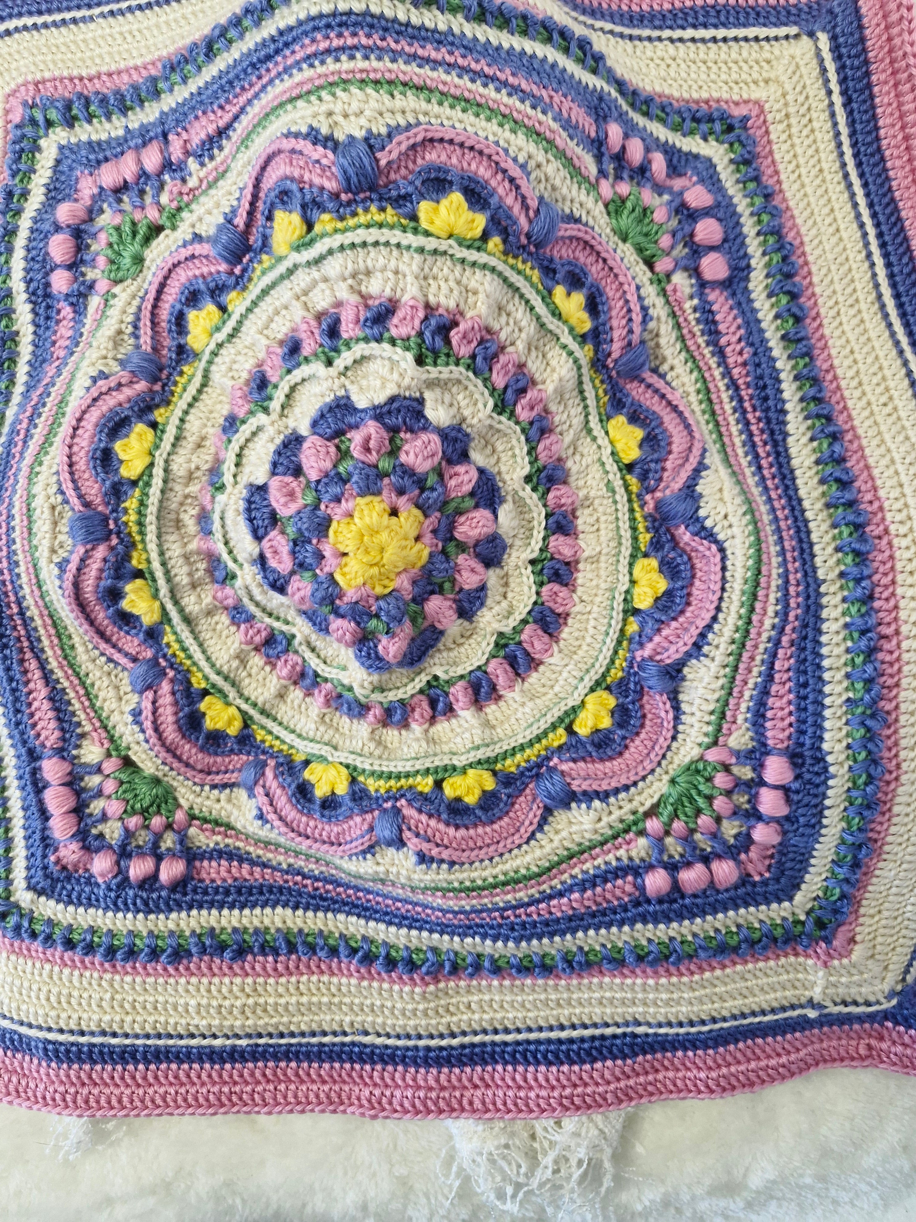 Sweet Caroline Vintage style Crochet Baby Blanket Pram size