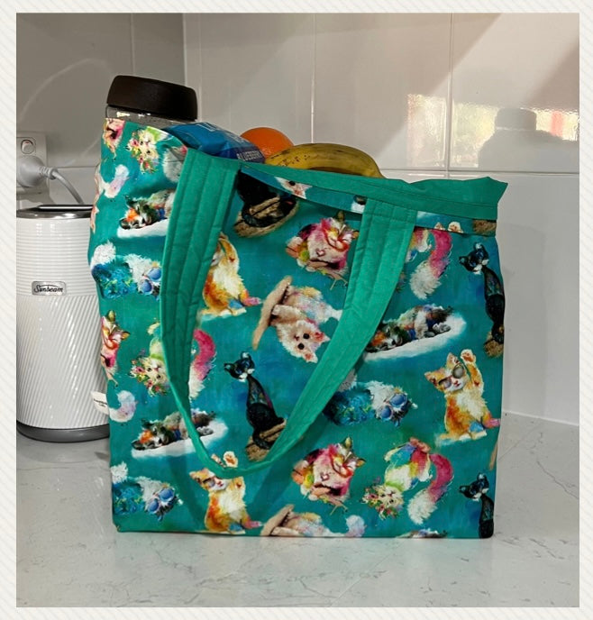 Grocery Tote ...Mixed breed Cats ... lined with storage pouch