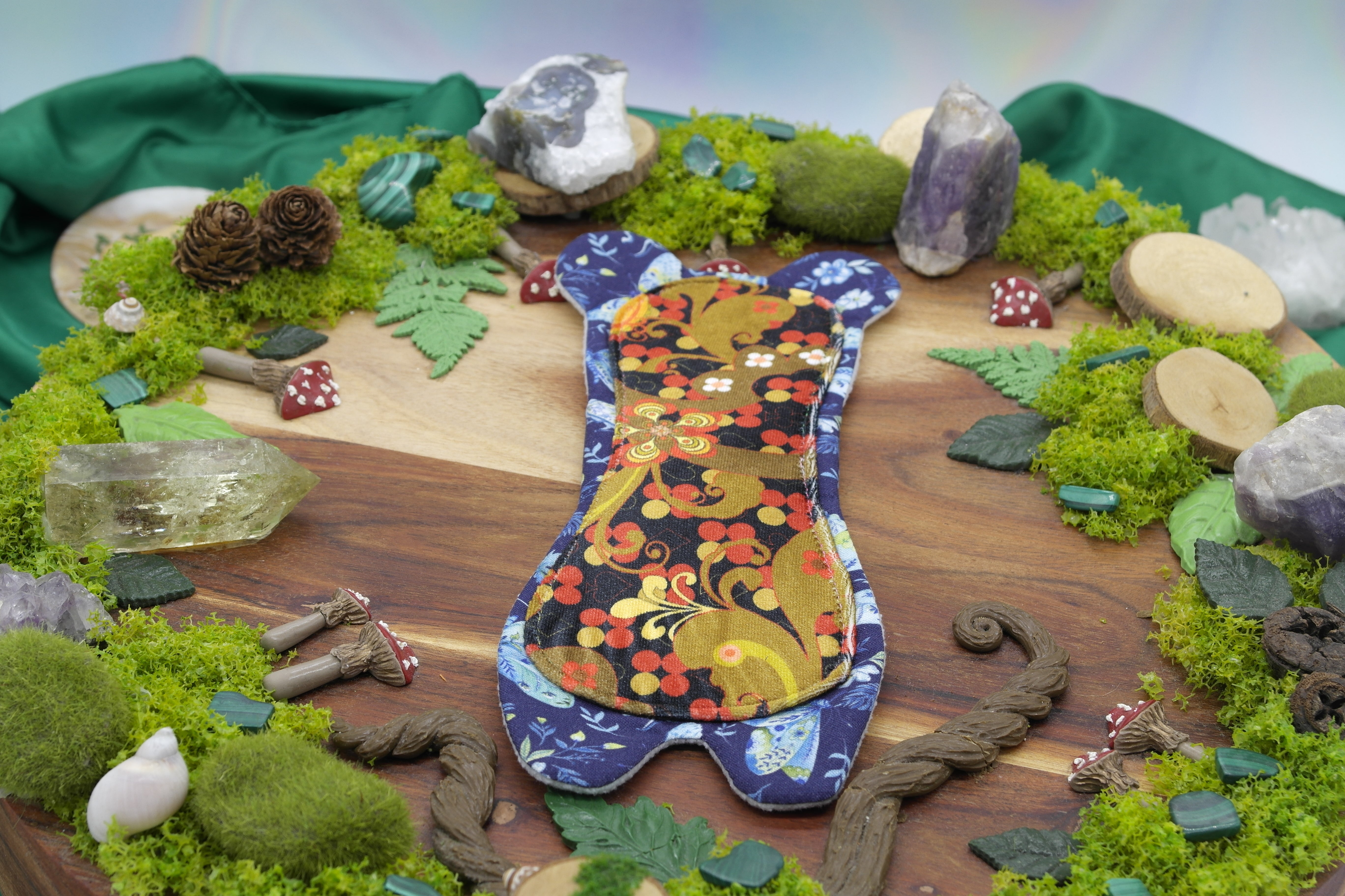 Eco-friendly reusable 8" moderate cloth pad - honey bear