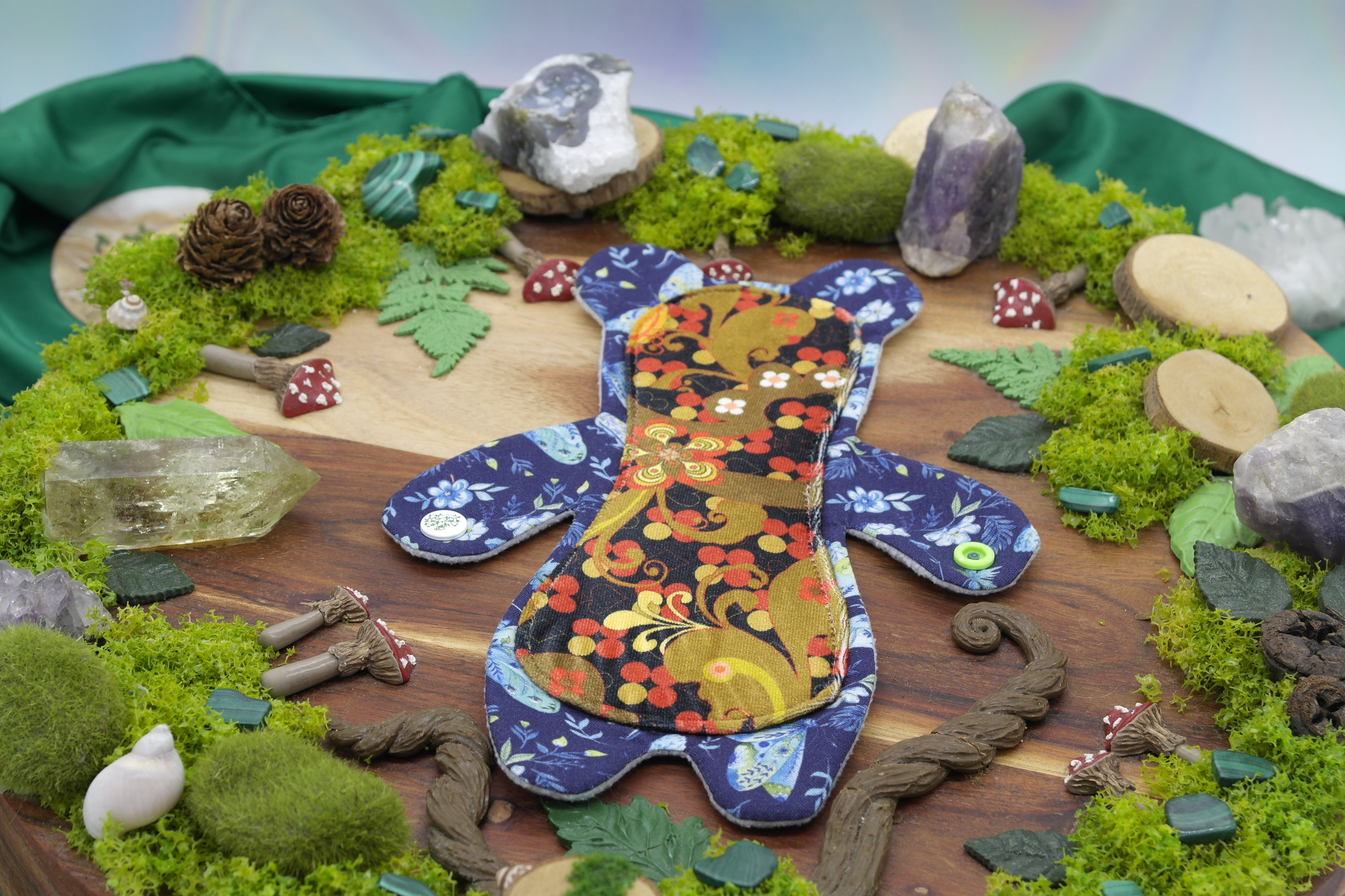 Eco-friendly reusable 8" moderate cloth pad - honey bear