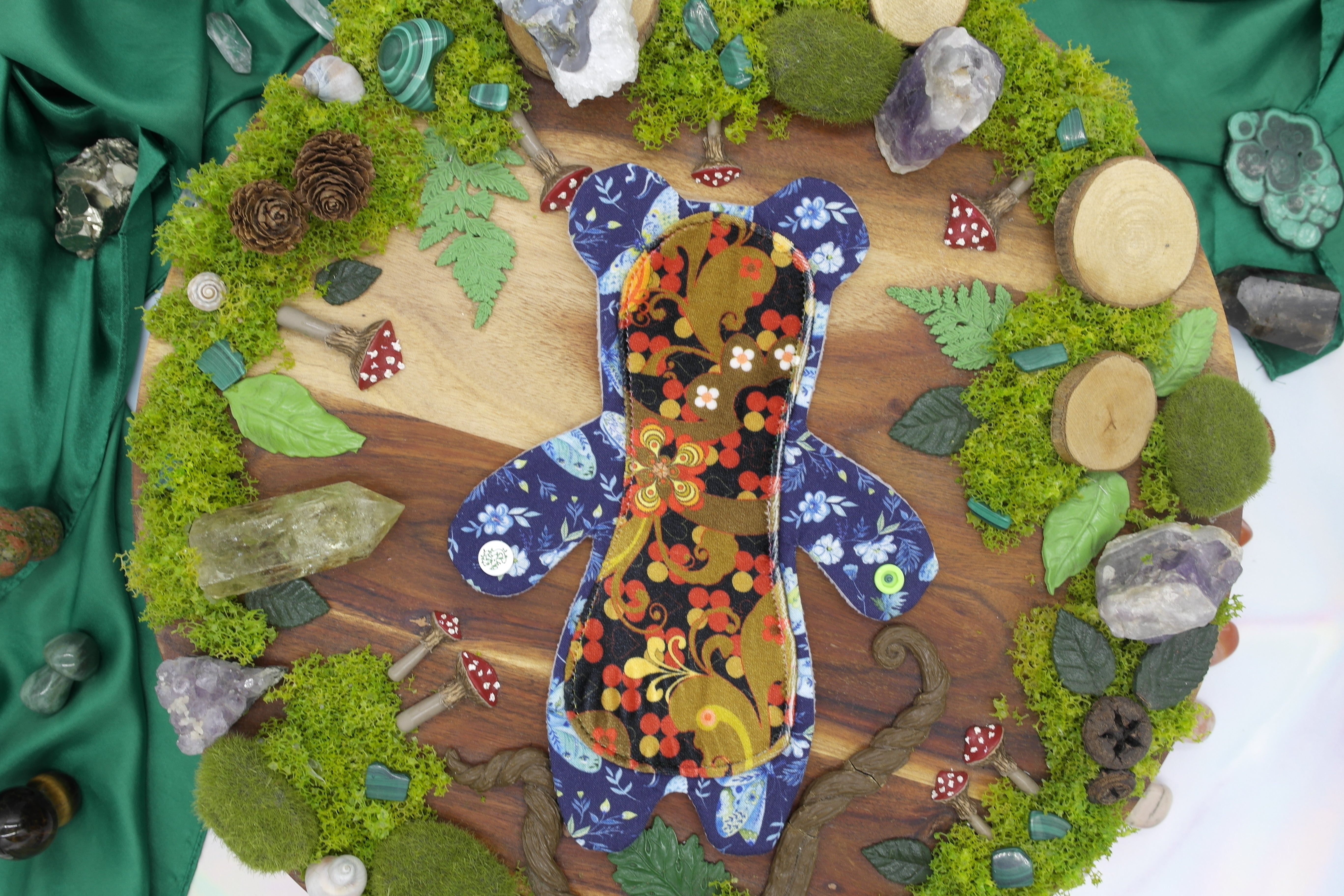 Eco-friendly reusable 8" moderate cloth pad - honey bear
