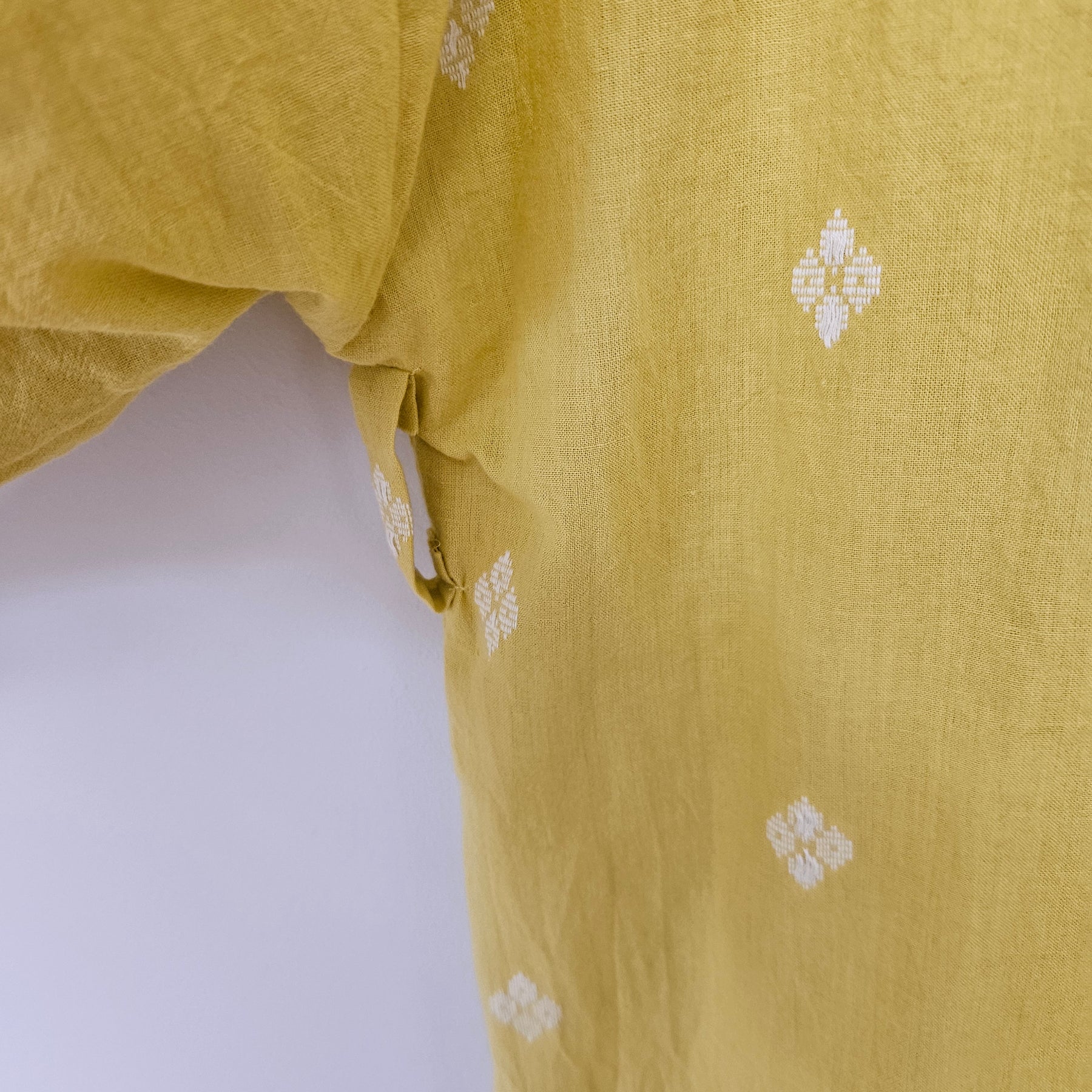 100% Cotton lightweight Dressing Gown in Lemon motif