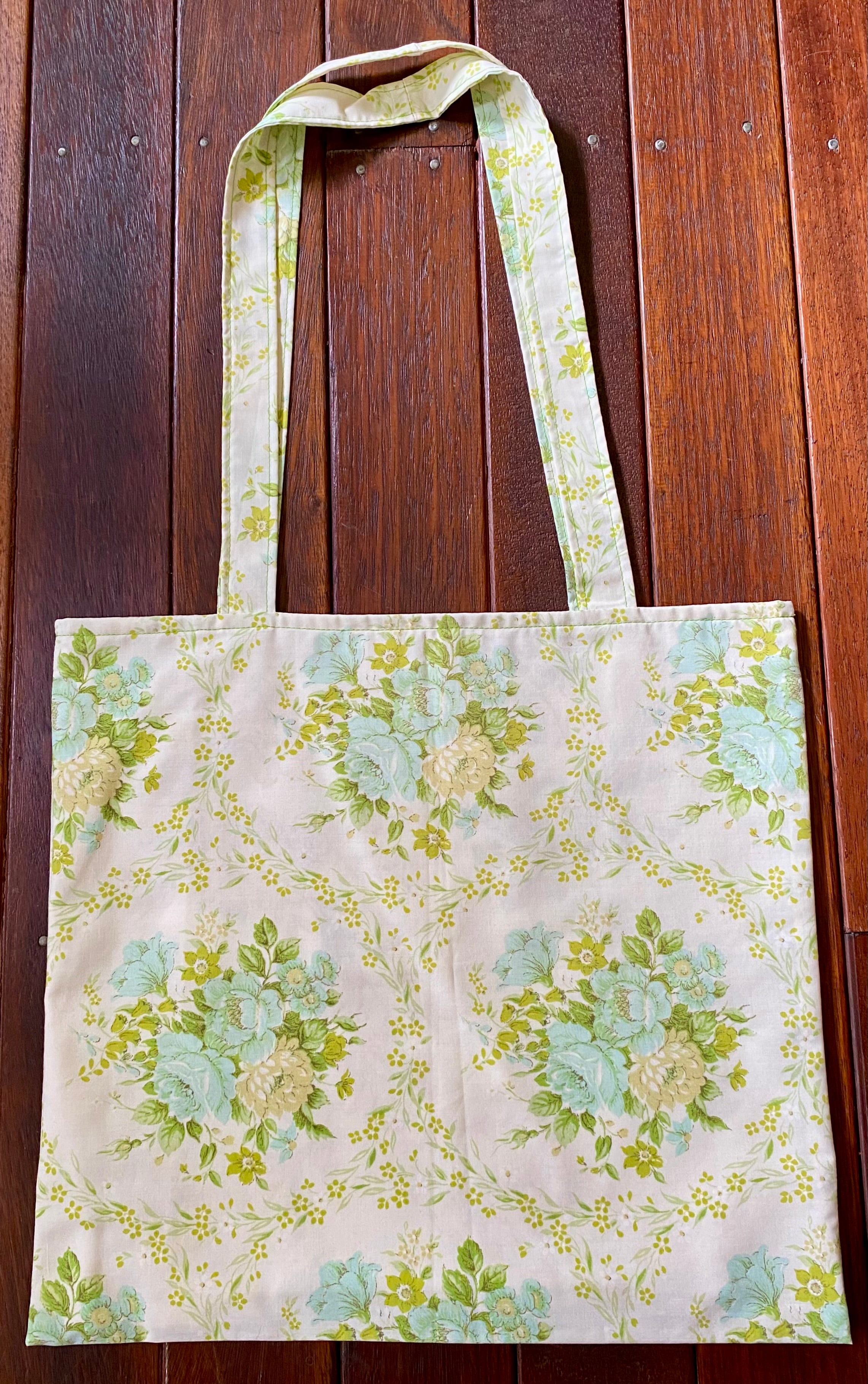 Vintage Doily Tote Bag - Embroidered Doily pocket - Green
