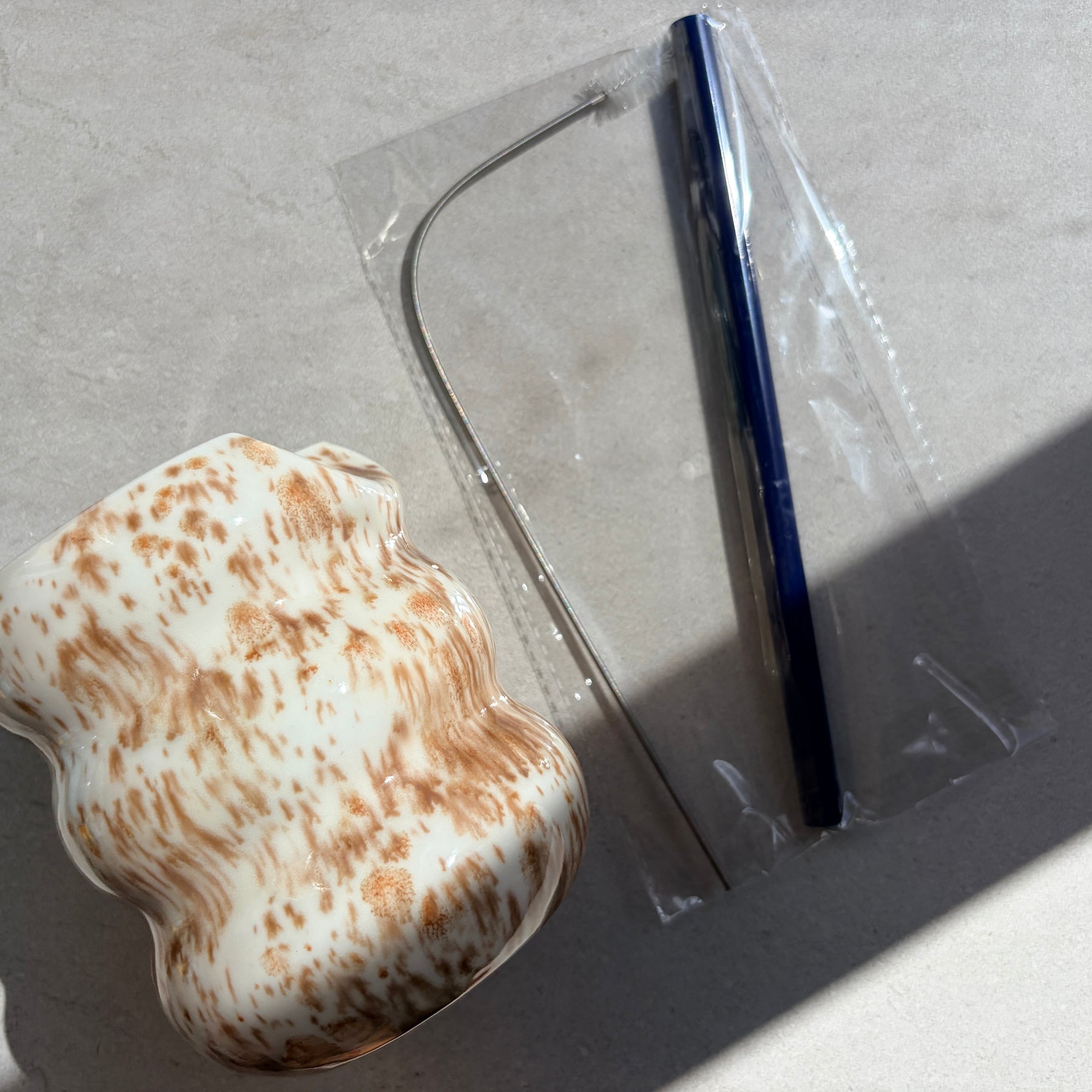 Handcrafted Porcelain Tumbler with Silicon Straw, 600mL Bubble Cup in Latte Glaze